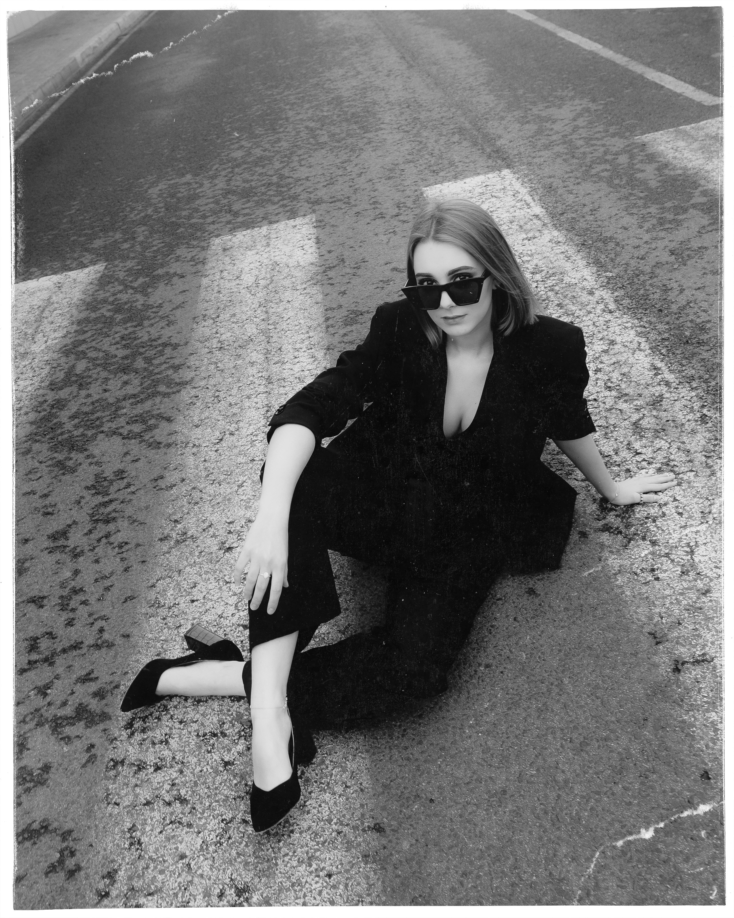 Фотопрогулка с моделью в промзоне Торревьехи — Портретный фотограф в Испании