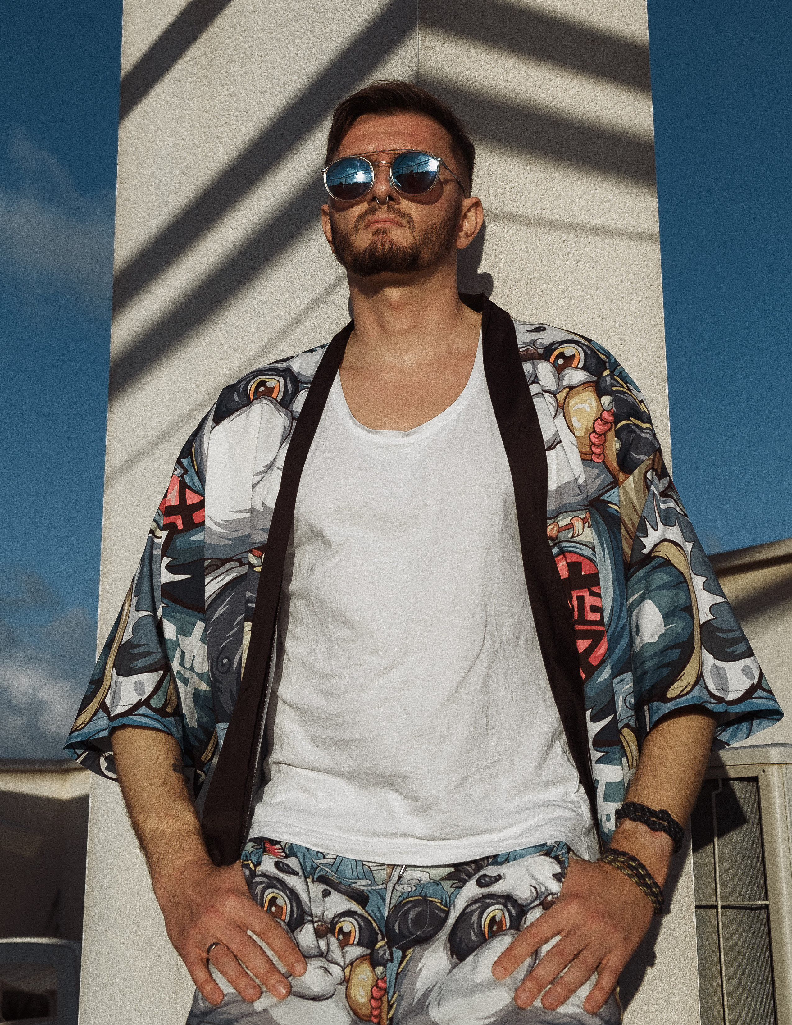 Стильная и веселая фотосессия для блогера на крыше в Торревьехе — Портретный фотограф в Аликанте