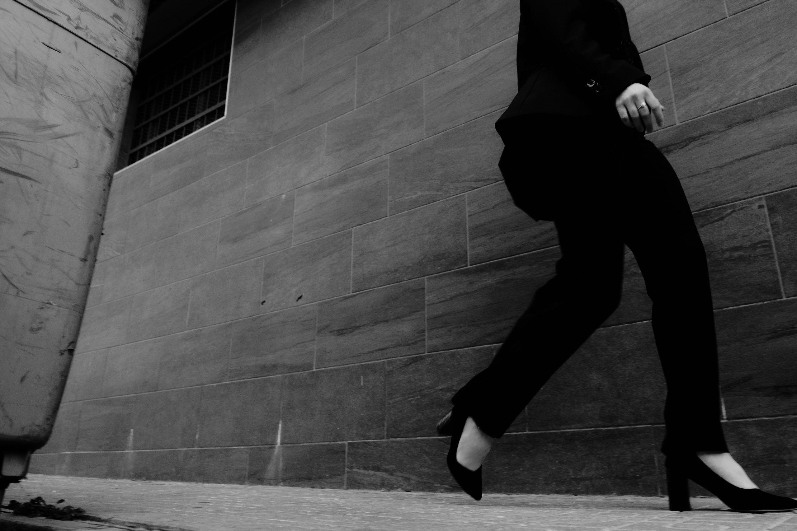 Фотопрогулка с моделью в промзоне Торревьехи — Портретный фотограф в Испании