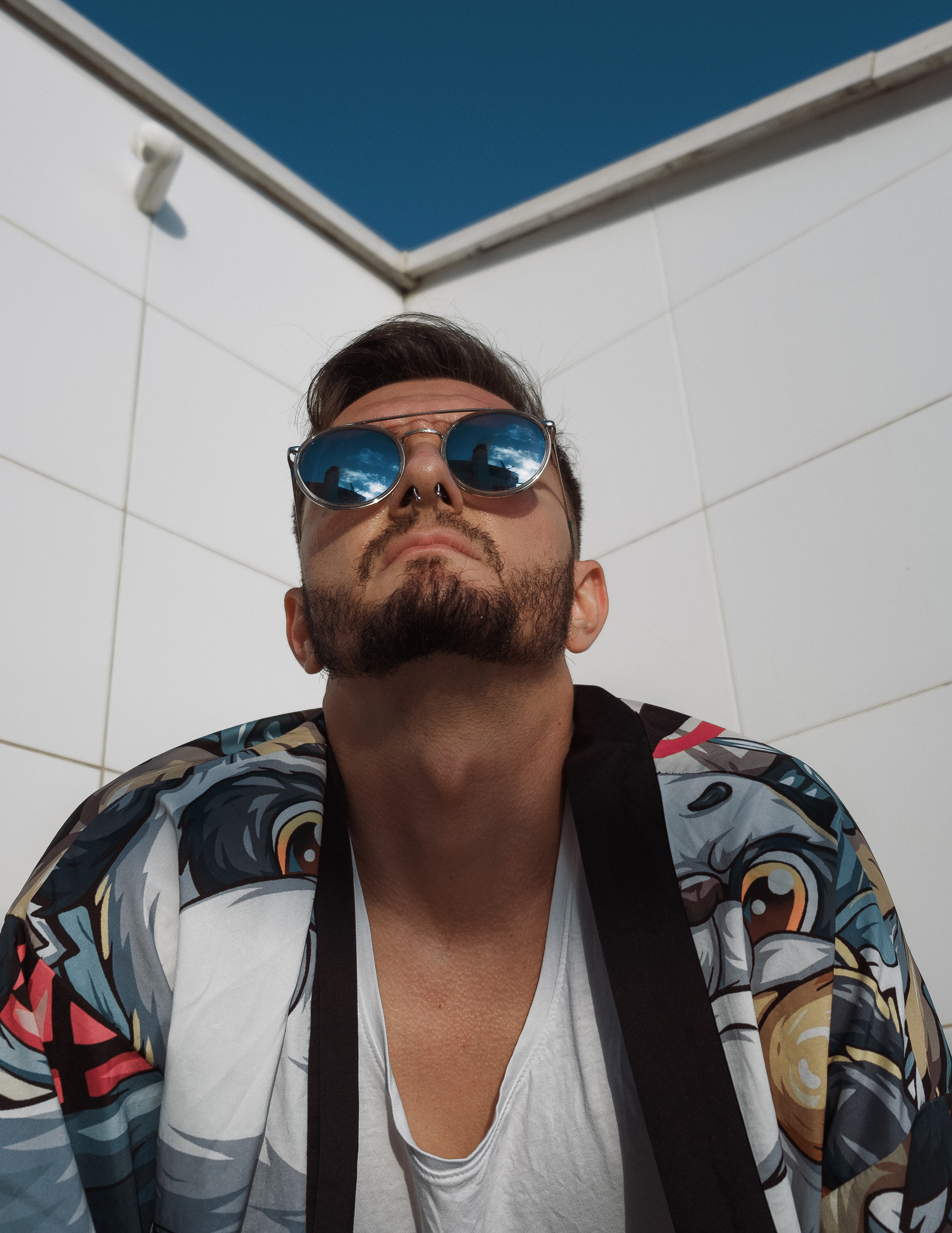 Стильная и веселая фотосессия для блогера на крыше в Торревьехе — Портретный фотограф в Аликанте