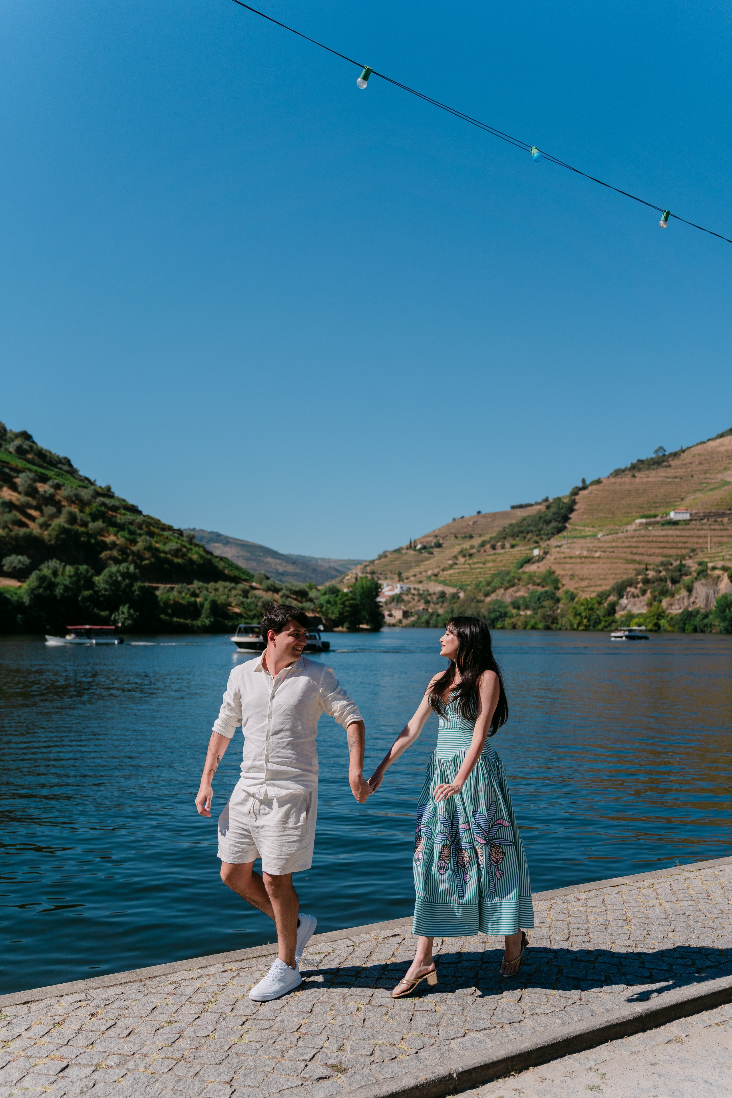 Wedding Proposal at Douro Valley — Arthur & Ana. Wedding & destination wedding photographer in Porto, Portugal — Davi Valente | Lisbon, Douro Valley, Rome, Tuscany & Lake Como