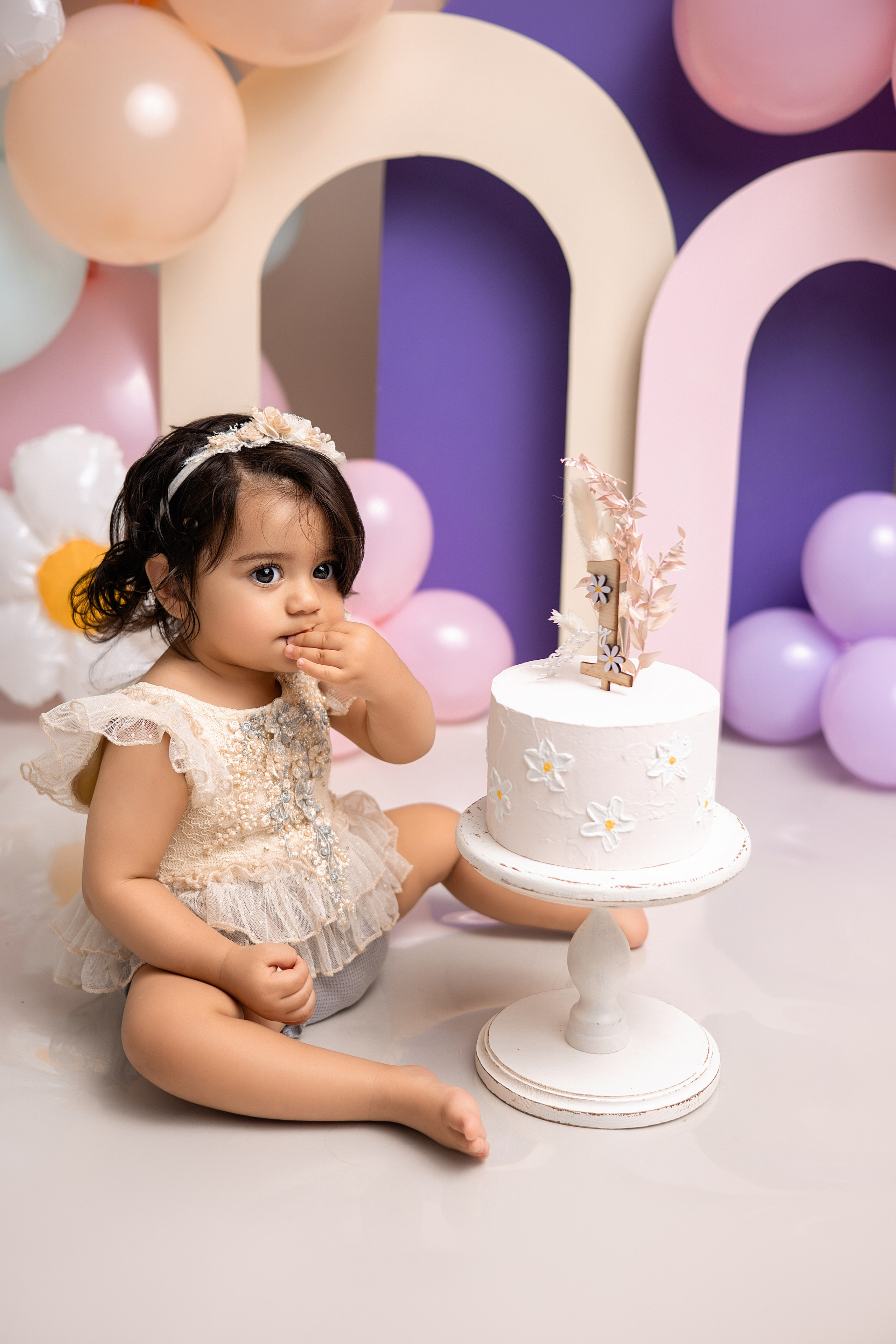 Erste Geburtstag „Cake Smash“. Neugeborene- Schwangerschaft- und Kinder Fotografin in Lehre