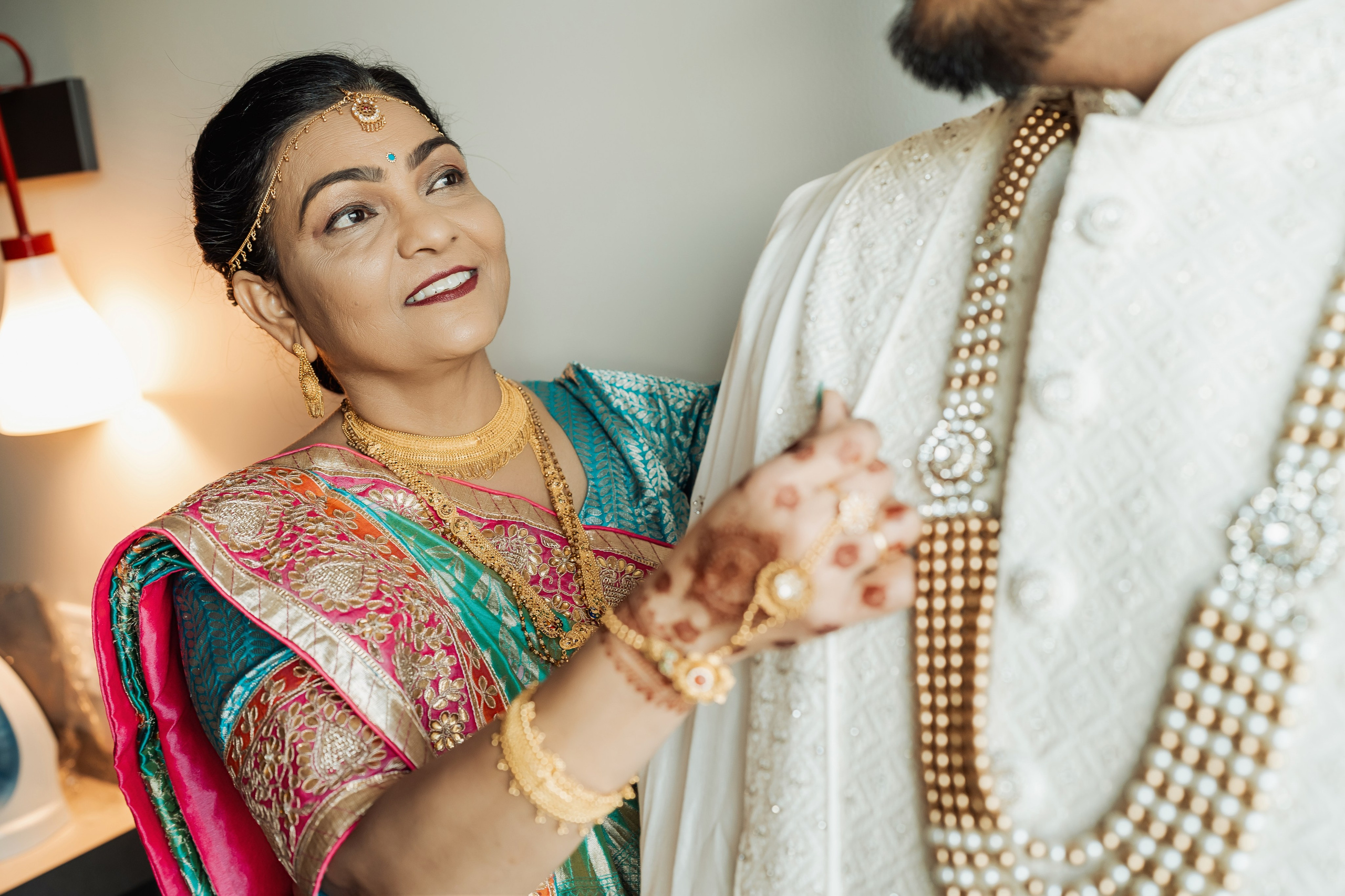 Darshil & Shailja. Wedding Photographer & Cinematographer studios