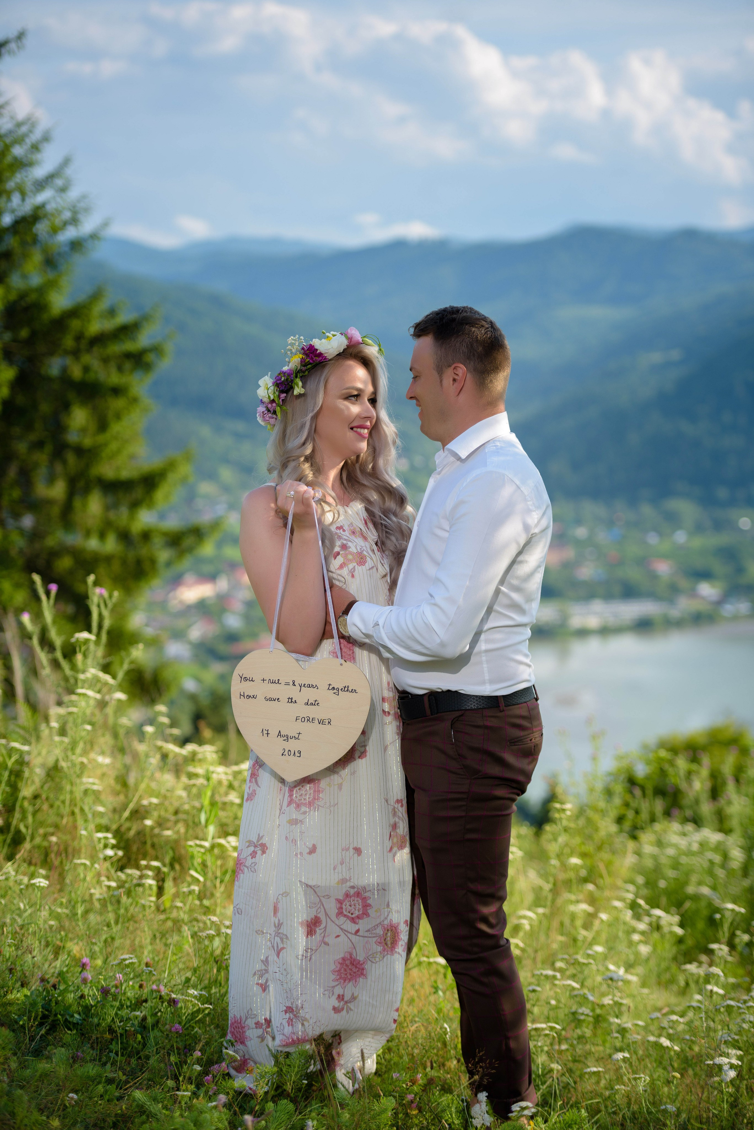 Save The Date – Emoție și anticipare. Fotograf de nuntă, corporate, botezuri, majorate și aniversări Roman, Lucaci Cornel