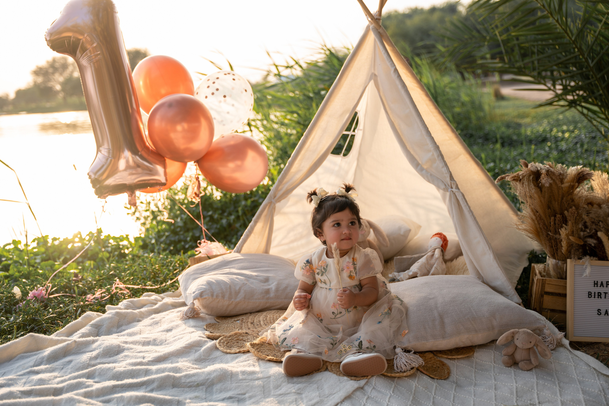 Cake smash and happy time. Angela Iakovleva — Family Photographer in Dubai