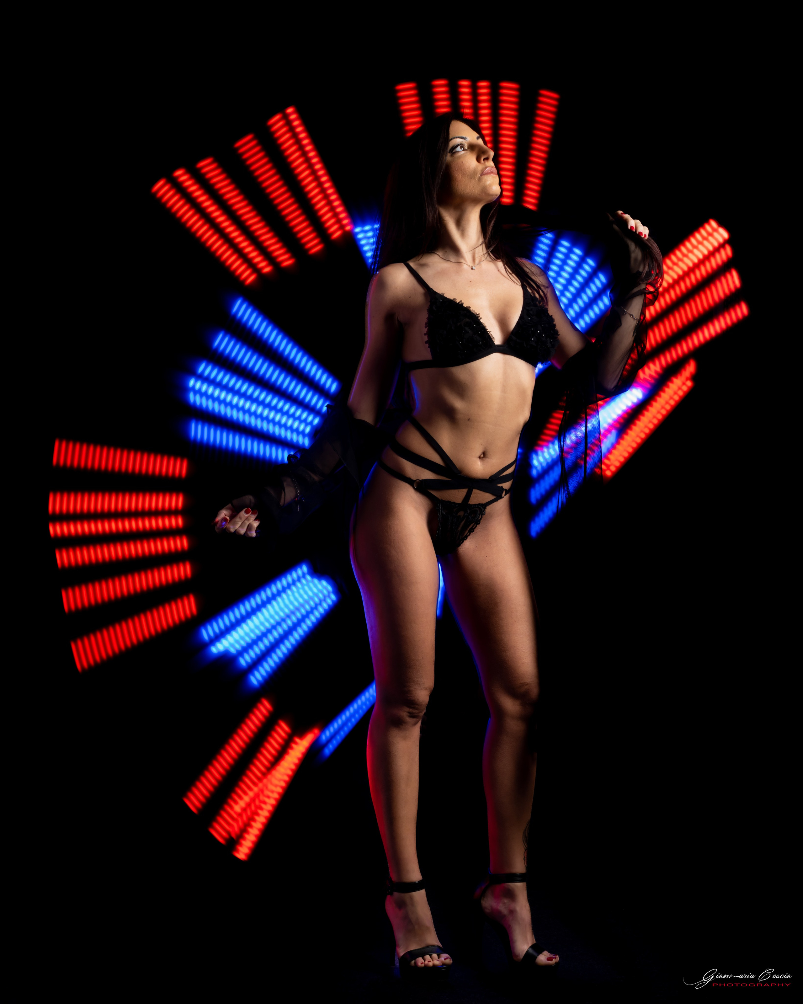 Modella led Colorati. “Gianmaria Coscia fotografo per passione”