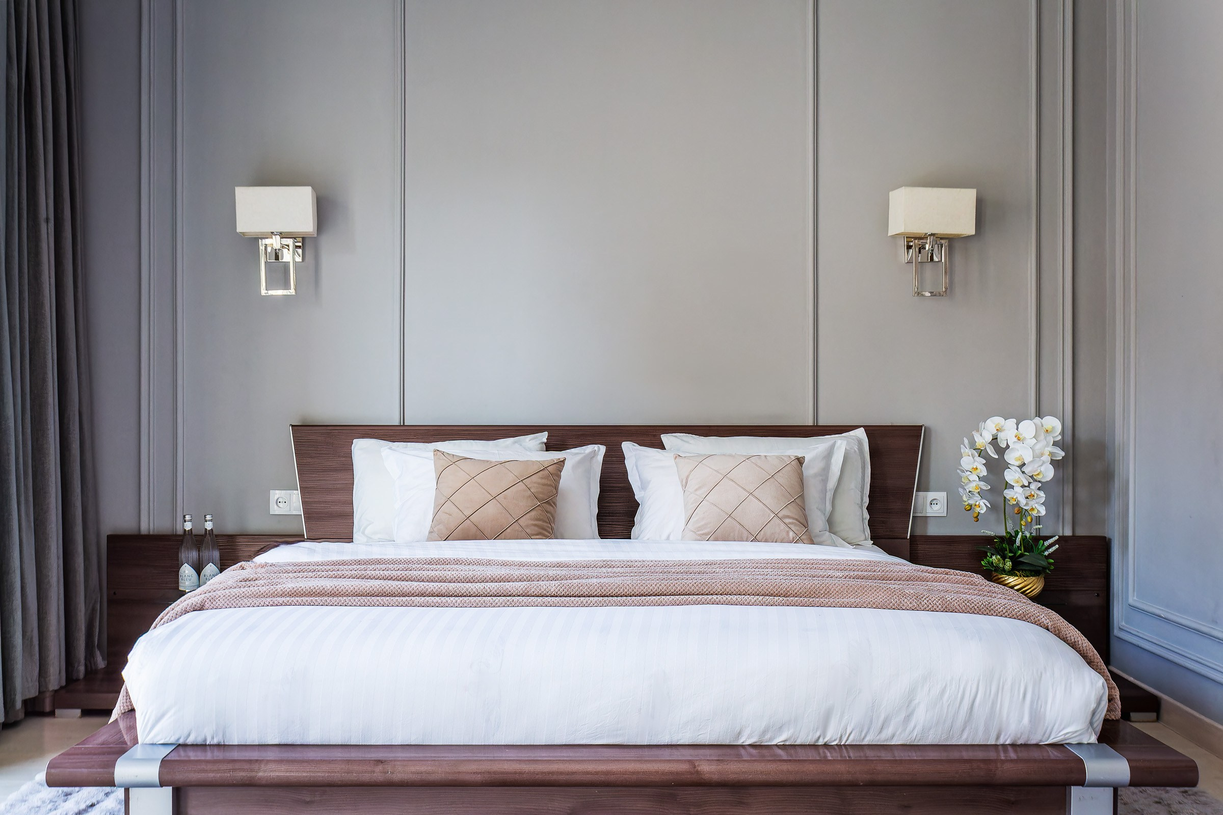 Interior photographer, Tashkent — minimalist home office design.