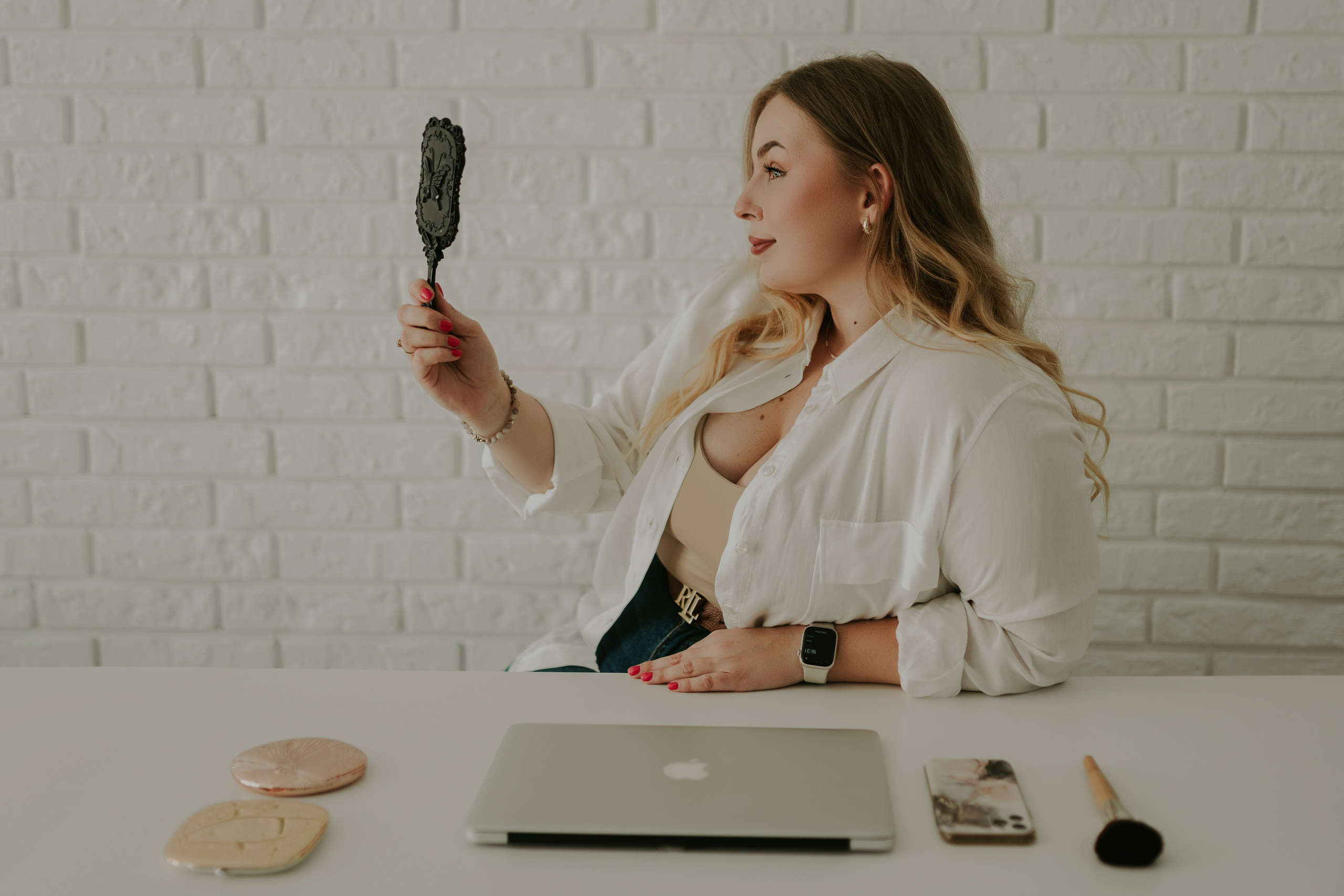 SESJA BIZNESOWA WIKTORII. Karkowskafoto - fotografia miłości