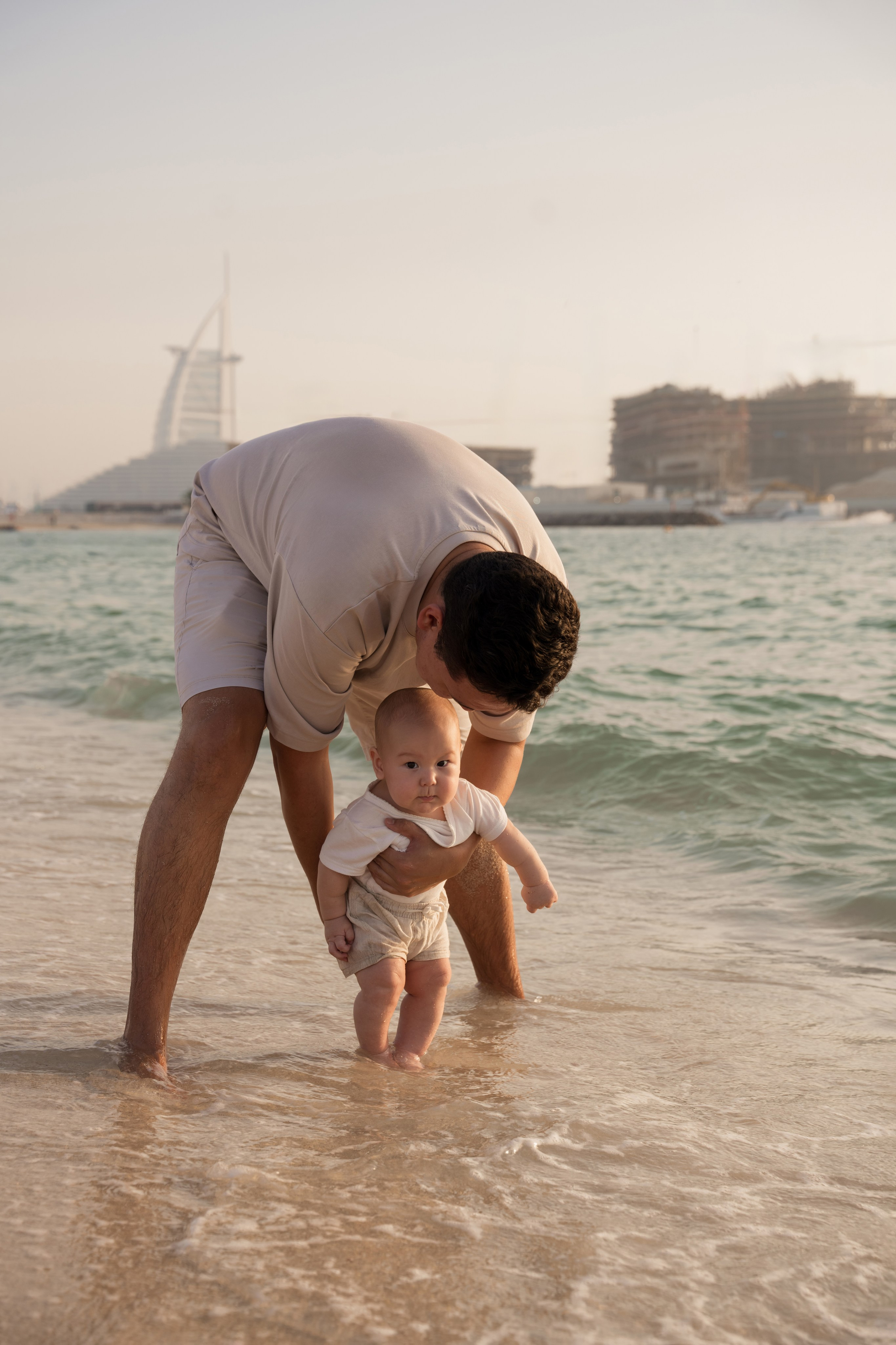 Waves and sun. Angela Iakovleva — Family Photographer in Dubai