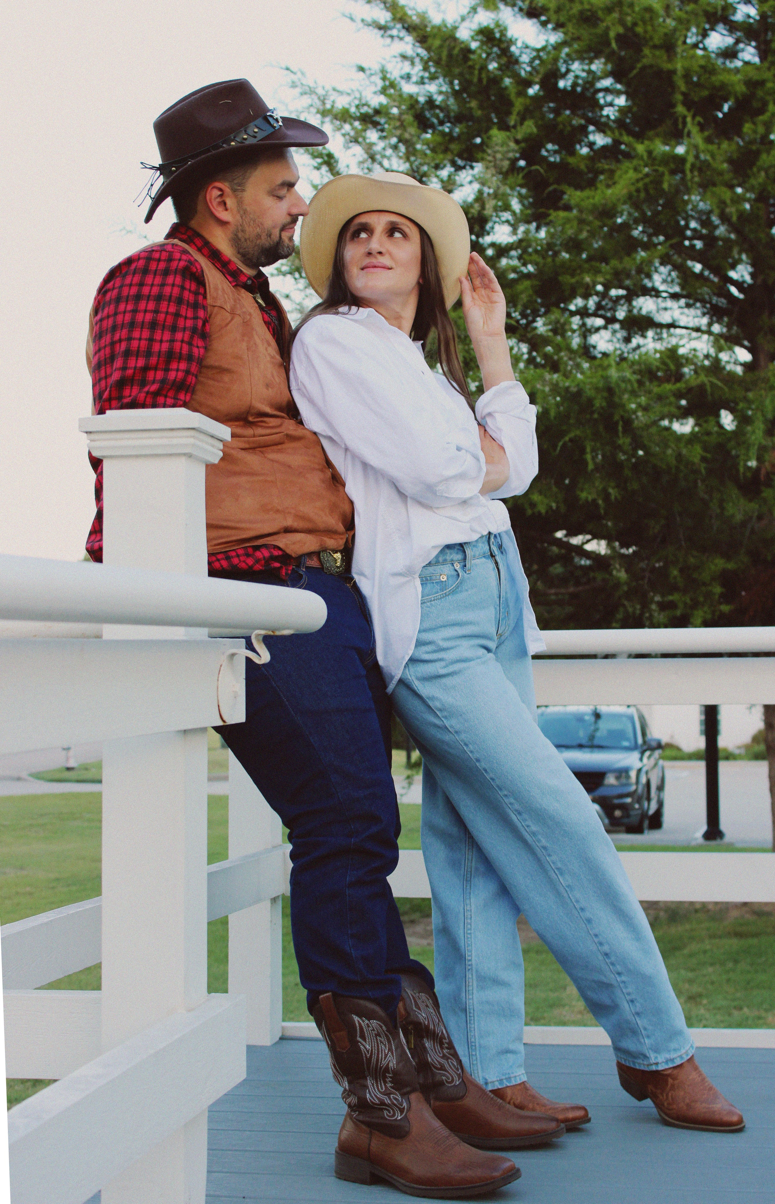 Texas Countryside Family Photoshoot in Cowboy Style. Lana Petrychenko — Portrait & Family Photographer. Valencia, Spain