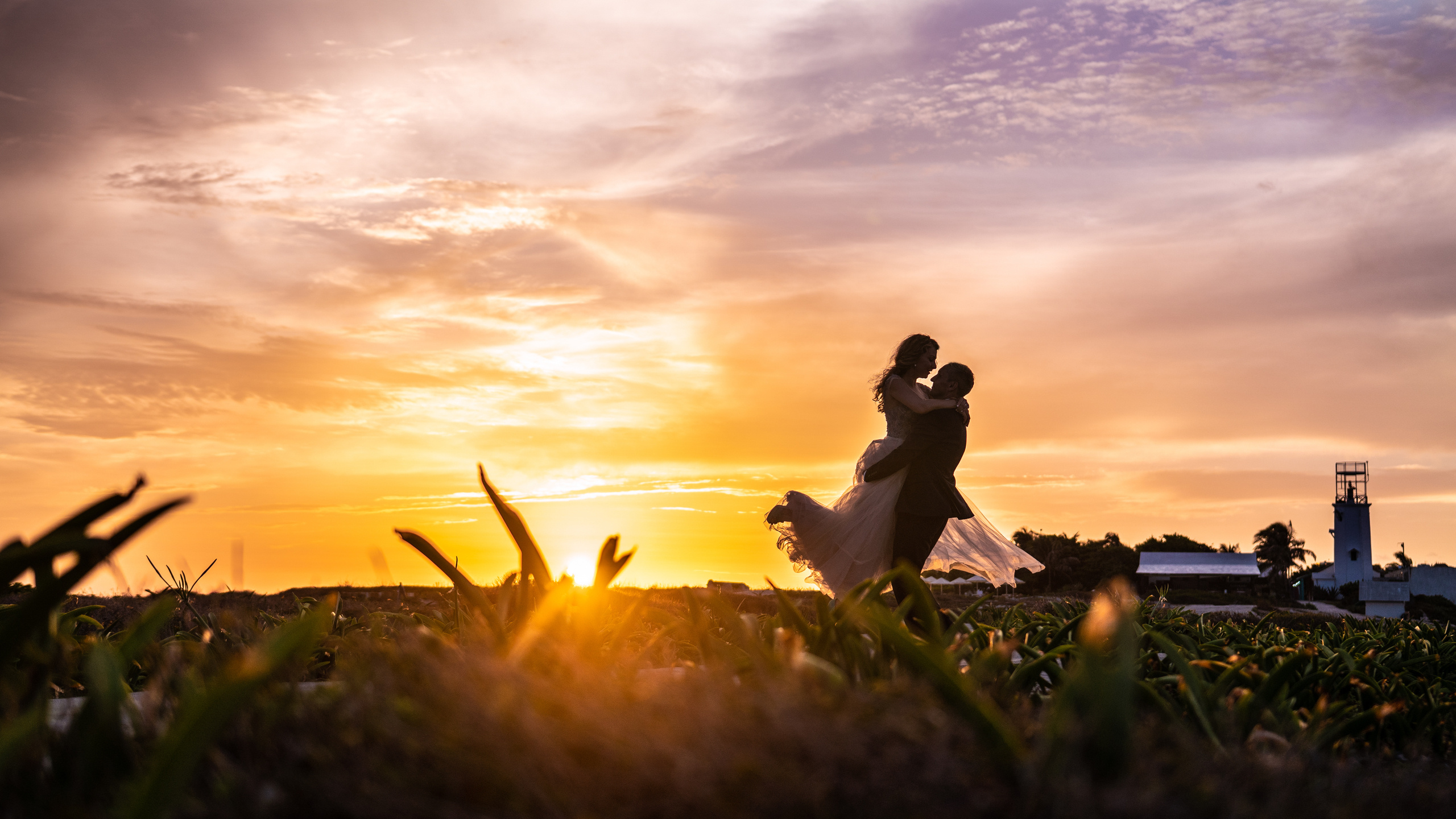 Isla Mujeres sunset photo session with stylish couple