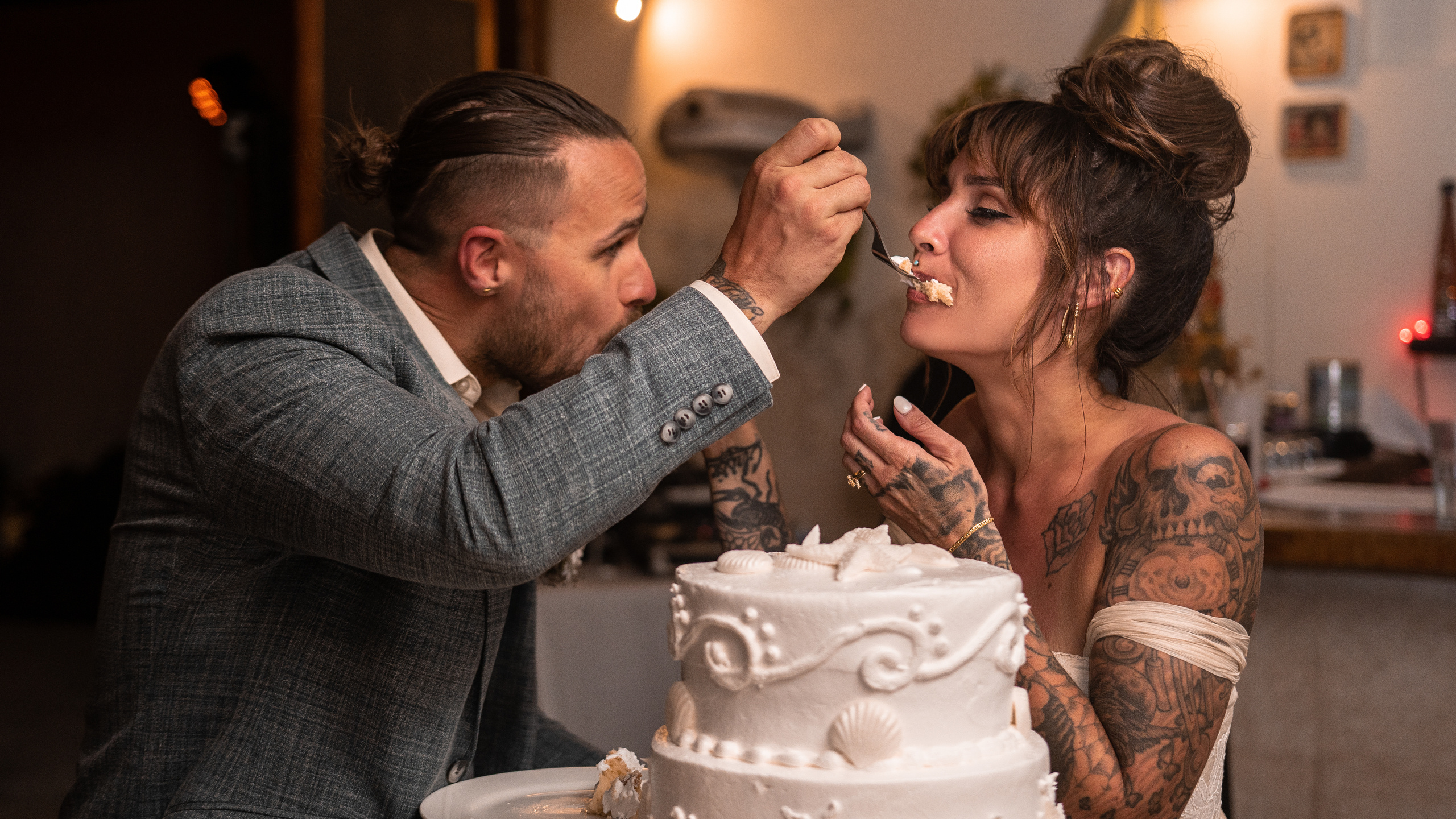 Editorial-style wedding cake details for portfolio on Isla Mujeres