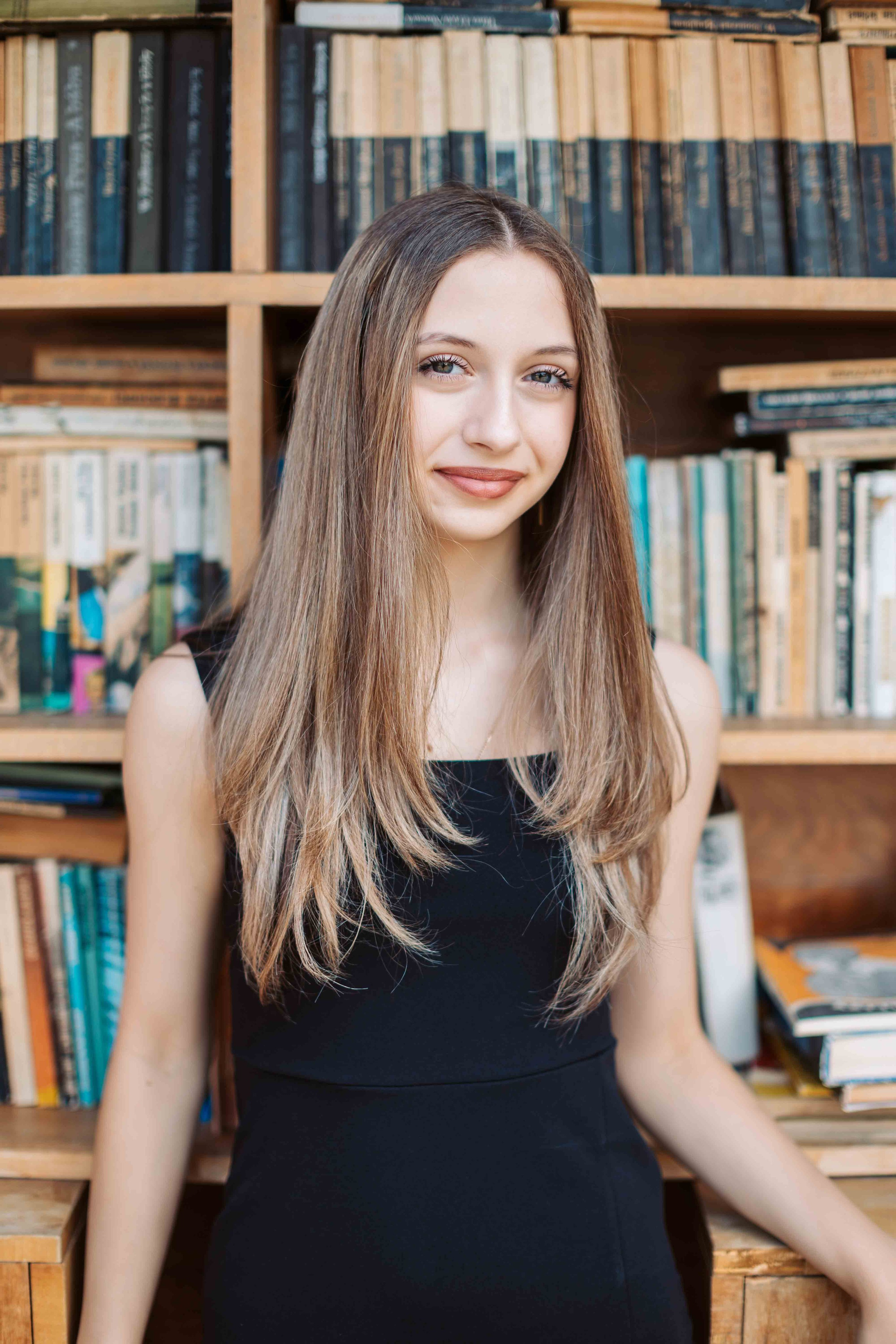 8B — Tudor Vladimirescu. Contrast Studio