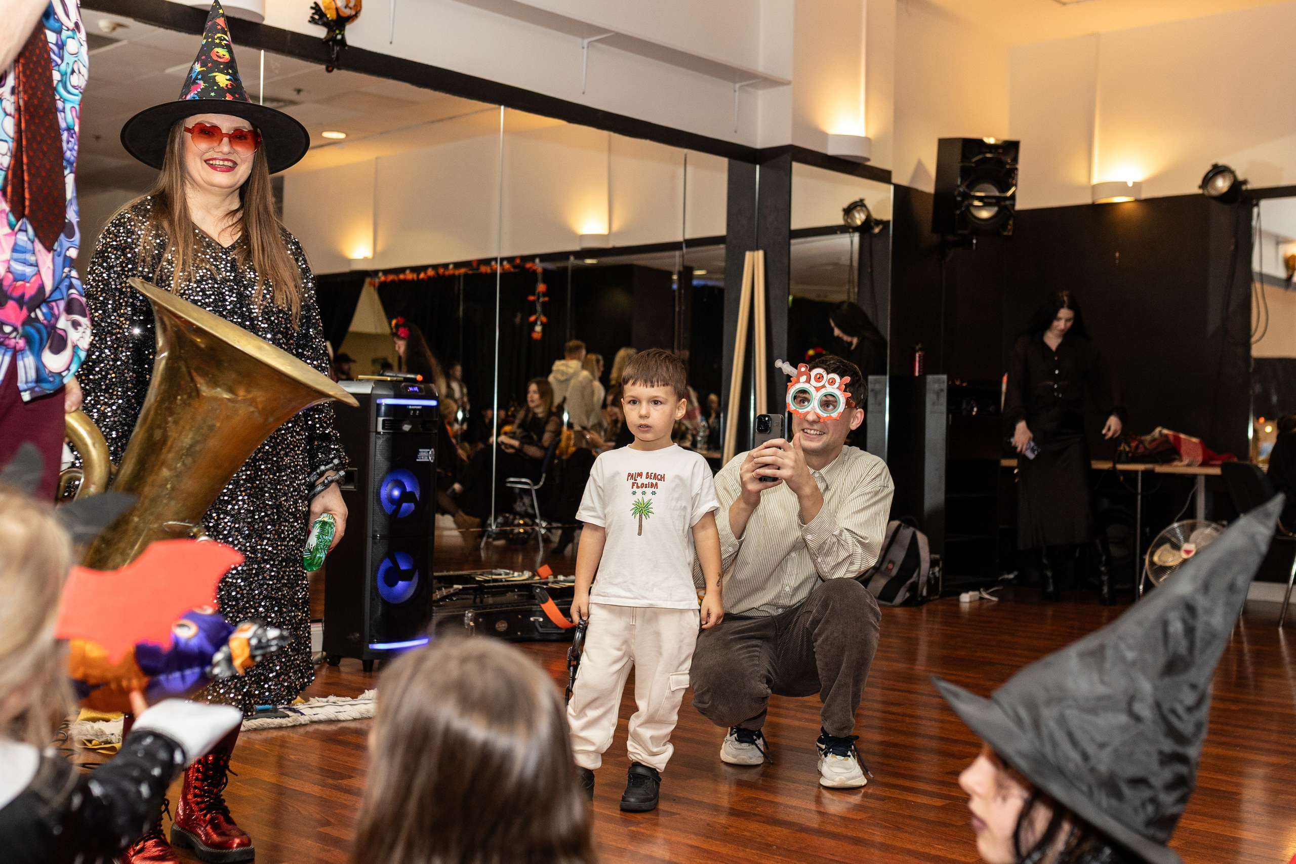 Leo dance studio Helloween 2025. Семейный и детский фотограф в Варшаве Мила Бобровская