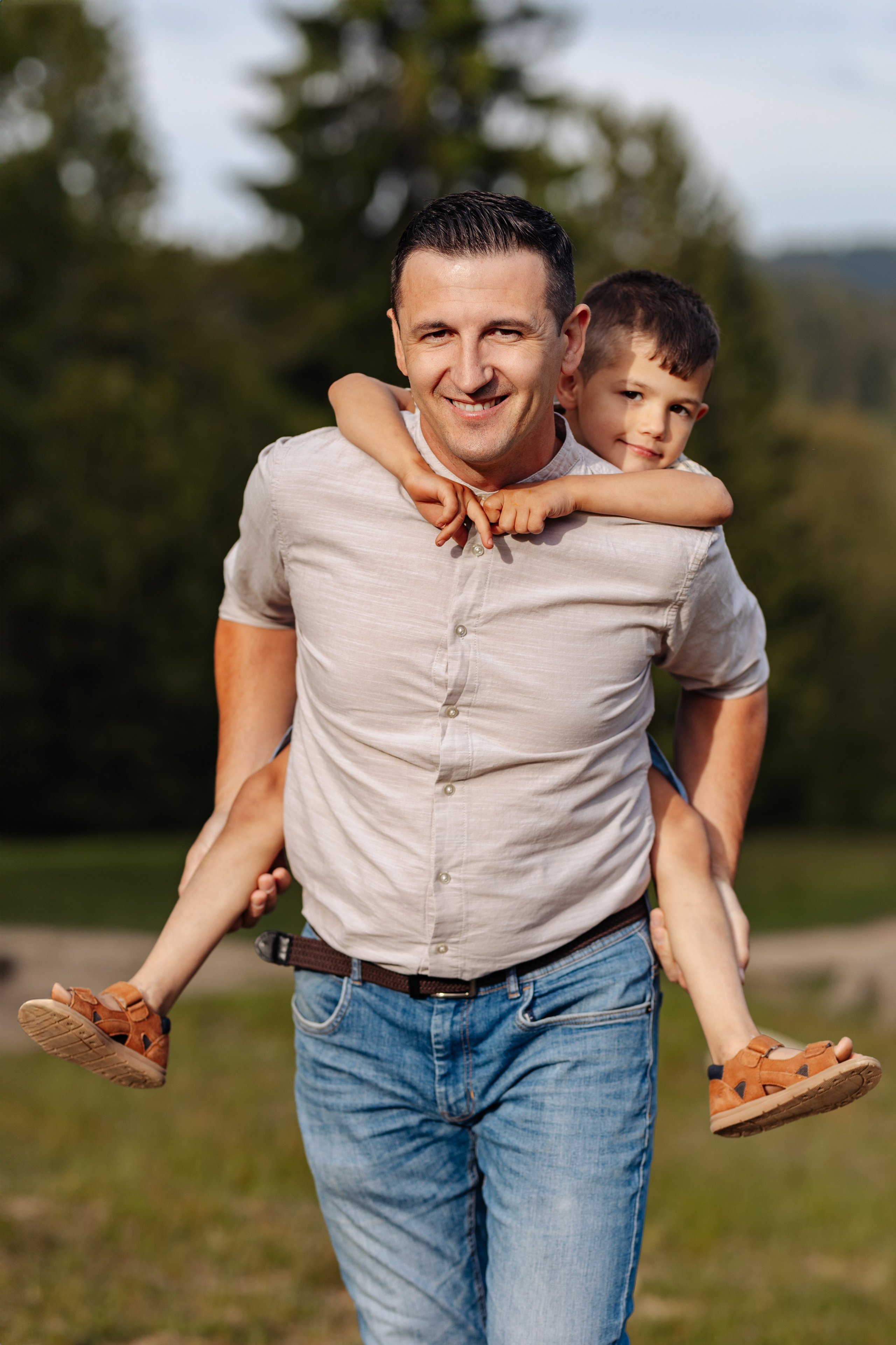 Familia Hudea. Cristina Andronache fotograf Brașov fotograf de familie fotograf de nunta Brașov