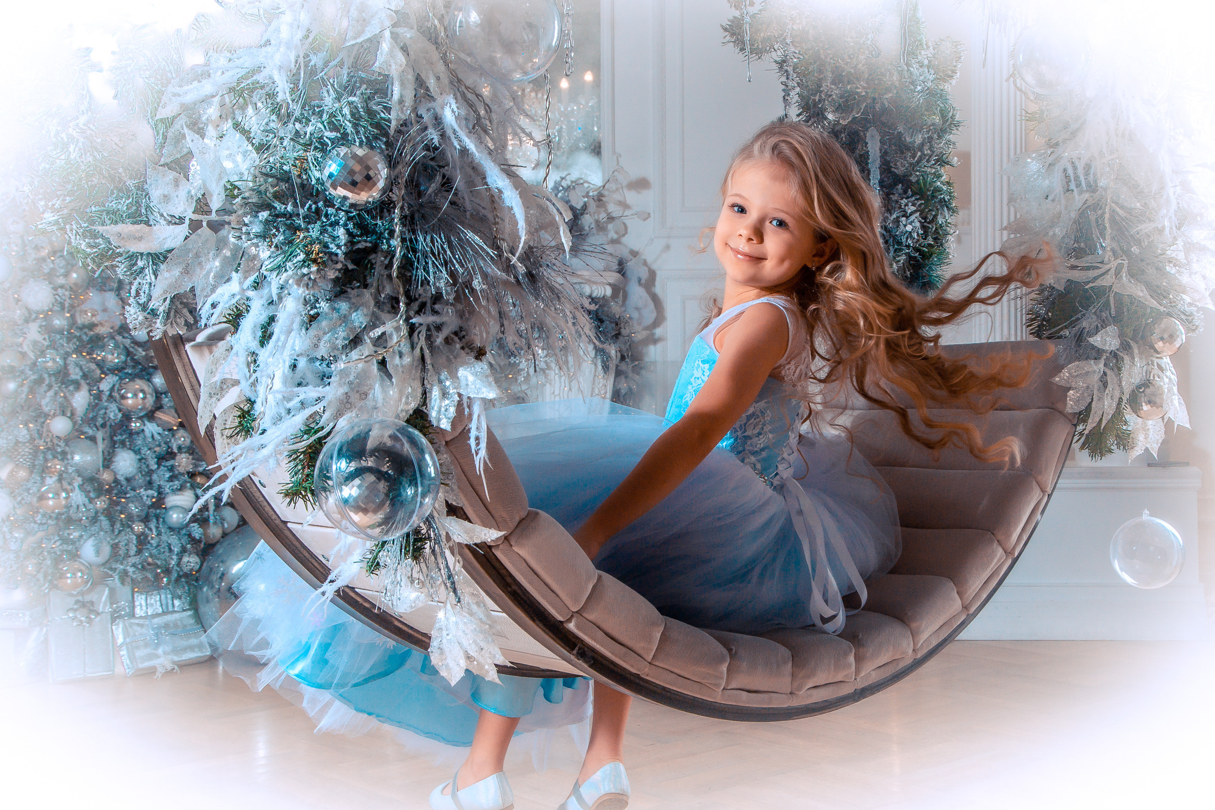 Joulu. Kinosura Creative Studio Helsingissa ja Kuopiossa