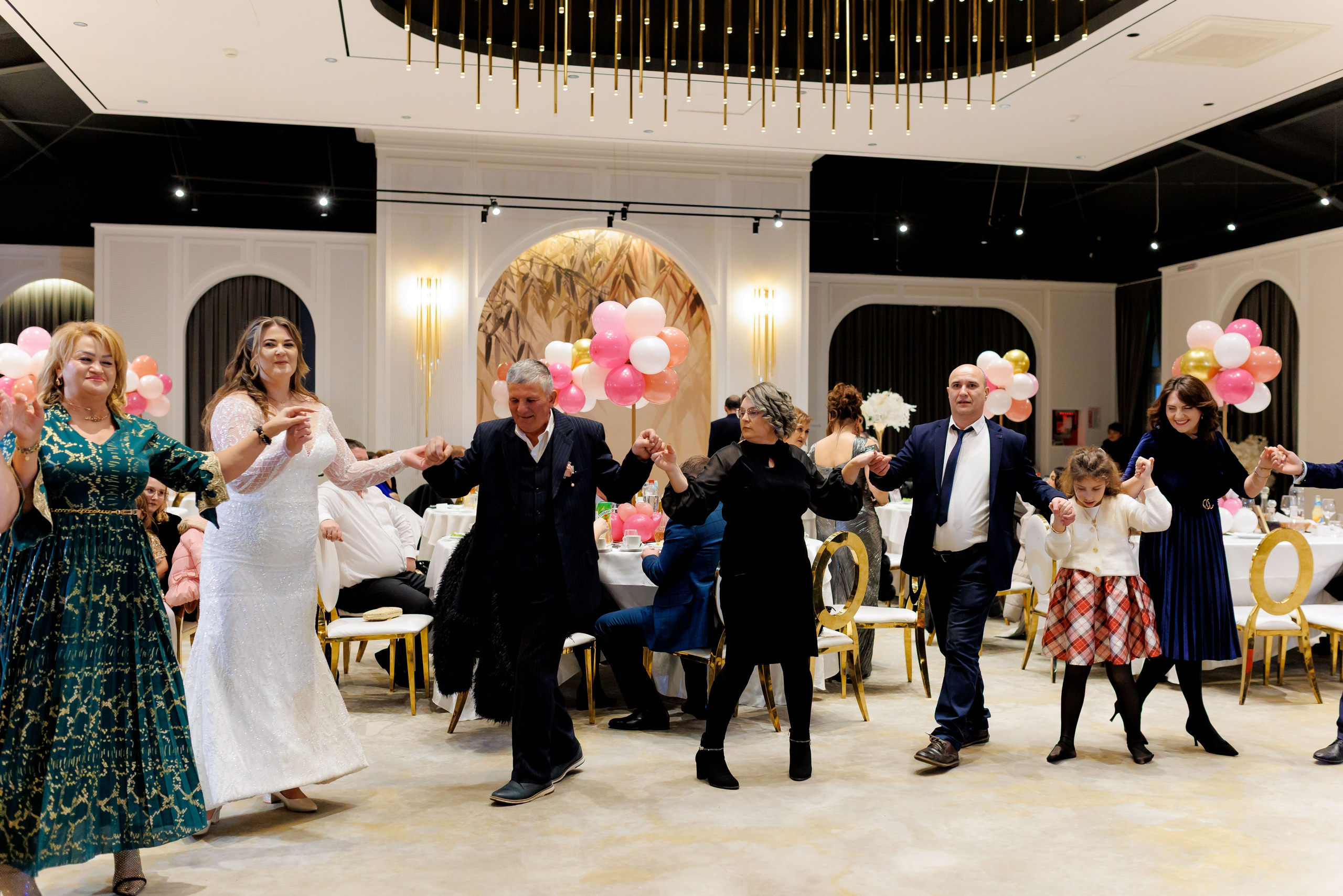 Povestea voastră, regizată de noi |Cristi Turculet Videograf Nuntă Suceava | wedding highlight. Servicii foto-video profesionale, pentru momente de neuitat