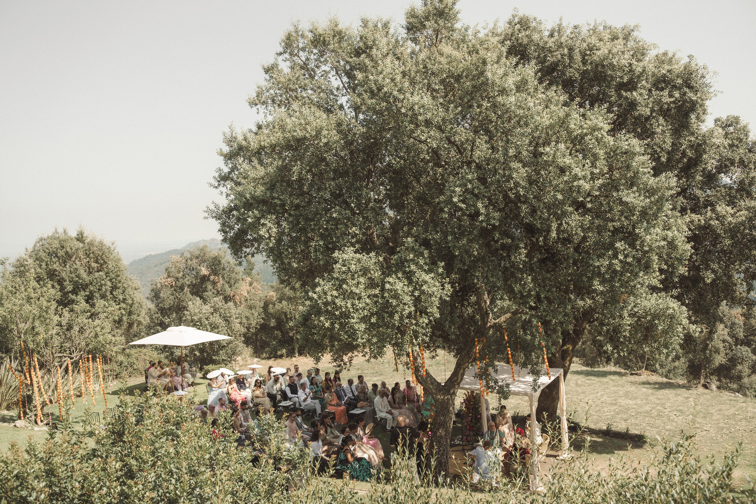 Patrik & Naomi. Monestir Sant Salvi. Paola wedding photographer / videographer in Barcelona