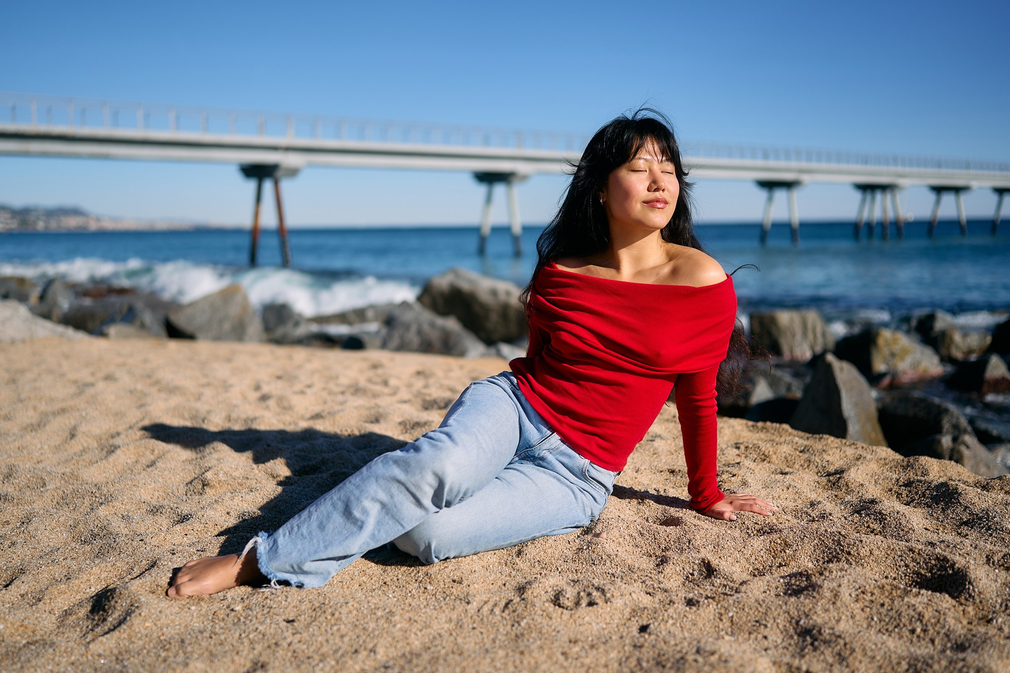 Description of the beach and sea location for a love-story or individual photo shoot in Barcelona, examples of photos. POSTCARD.BCN Photographer Kate in Barcelona. Love-story, family or individual photo shoots