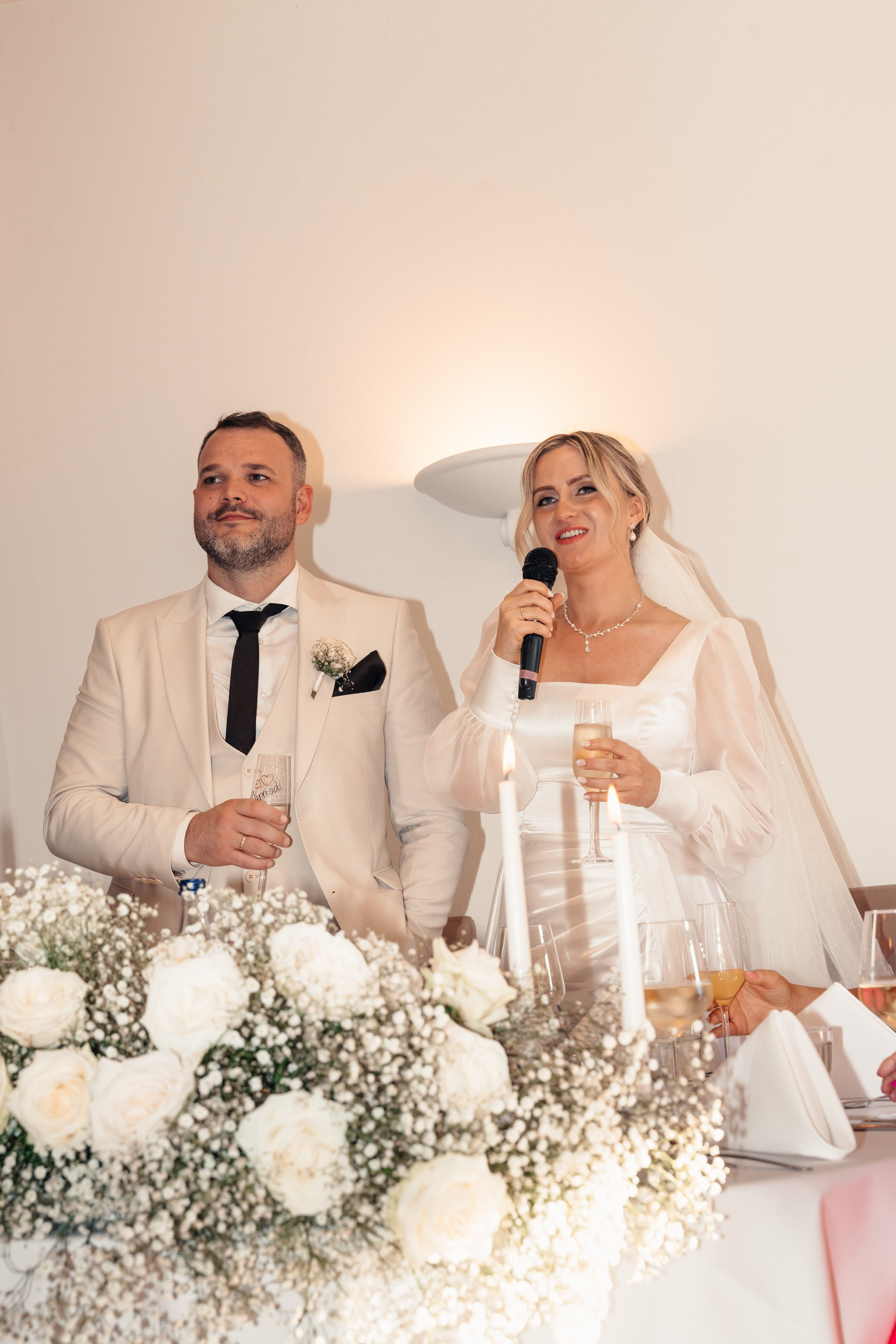 D & M im Restaurant Elfrather Mühle. Wedding Photographer Germany