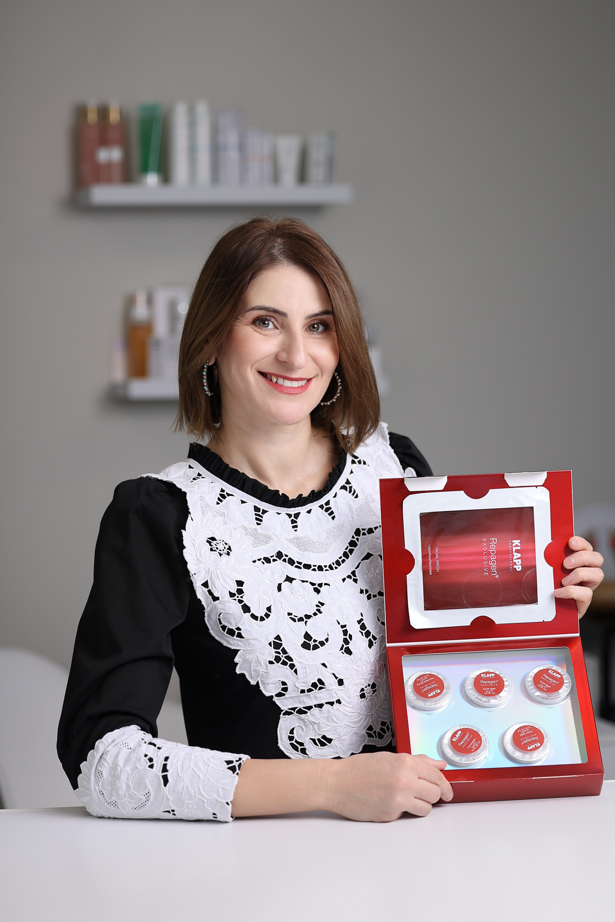 Violeta Sili, Esthéticienne/Beautician