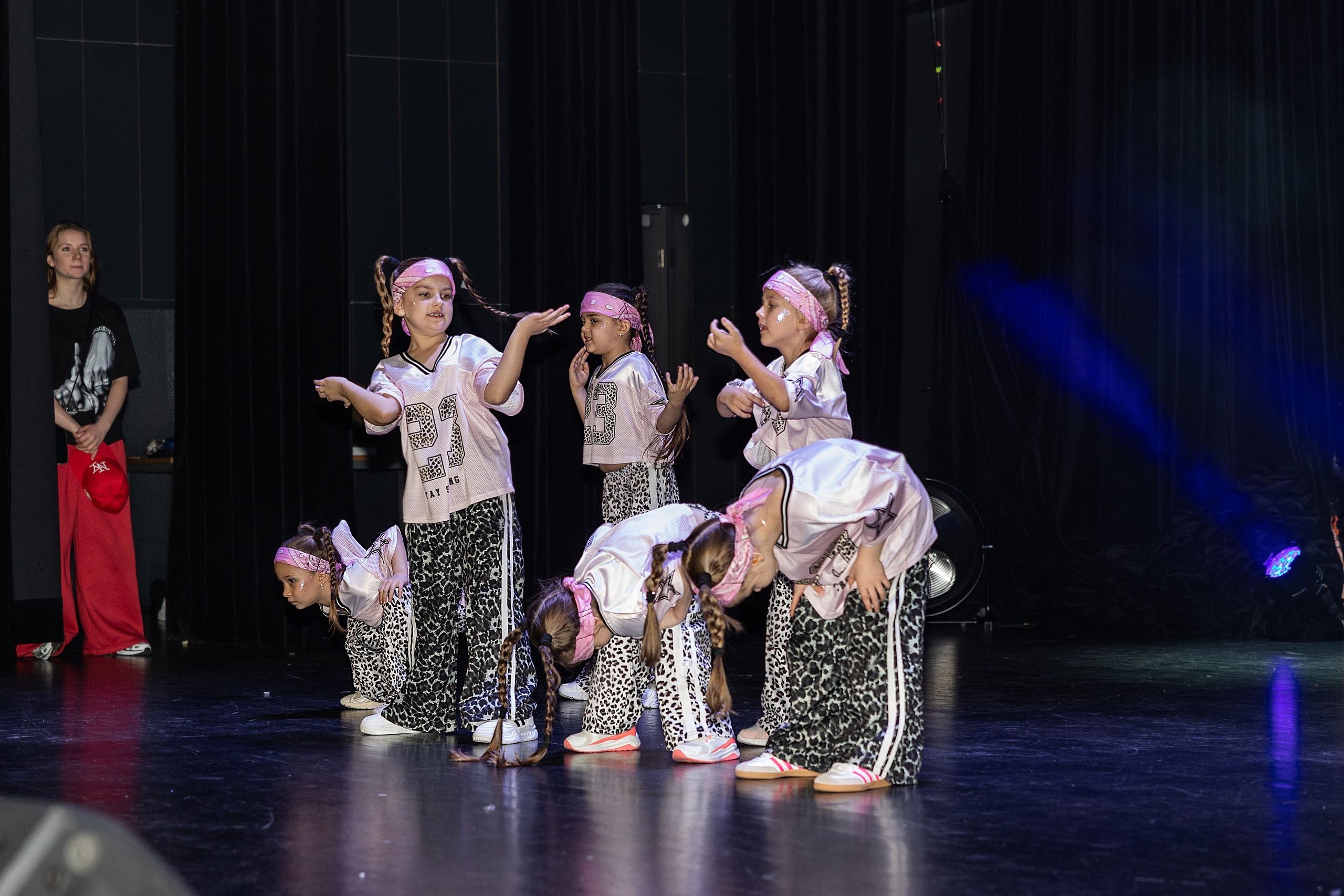 LEO DANCE SHOW WINTER 2025. Семейный и детский фотограф в Варшаве Мила Бобровская