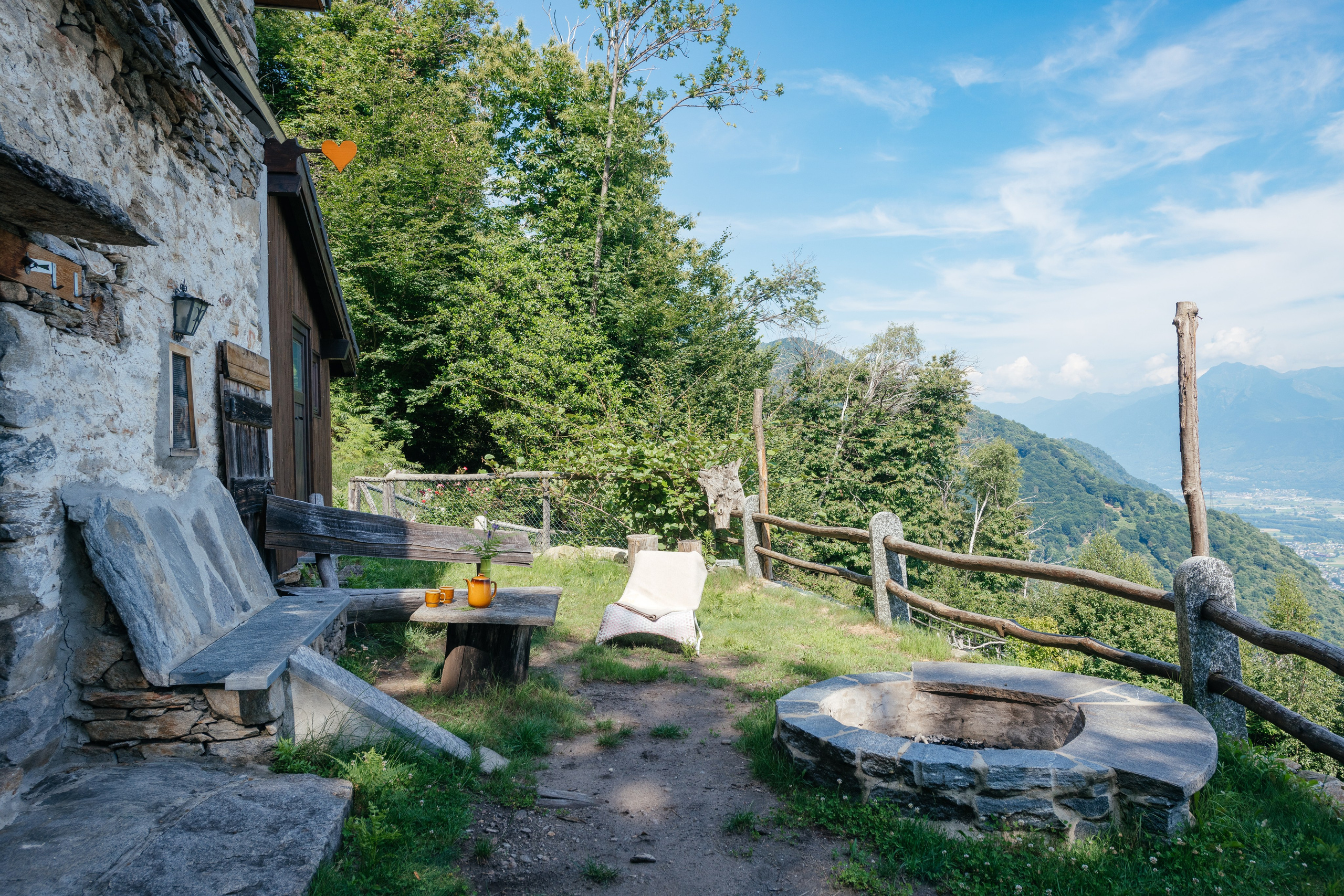 Rustico, VAL RESA, TICINO. Hallo! Ich bin Elena und arbeite als Immobilienfotografin