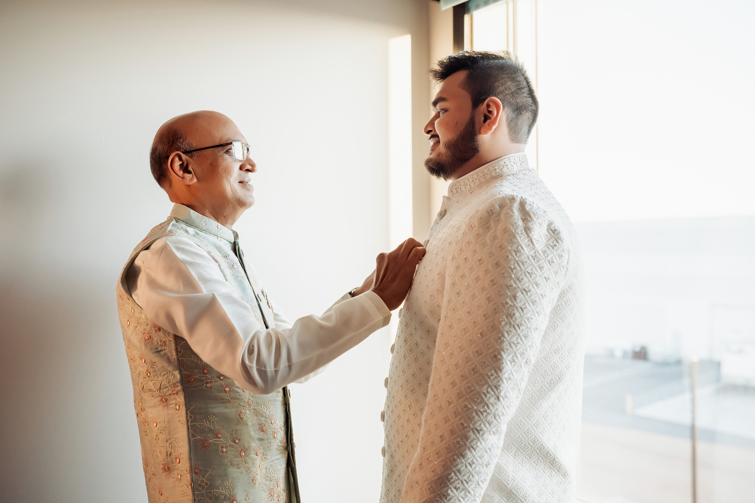 Darshil & Shailja. Wedding Photographer & Cinematographer studios