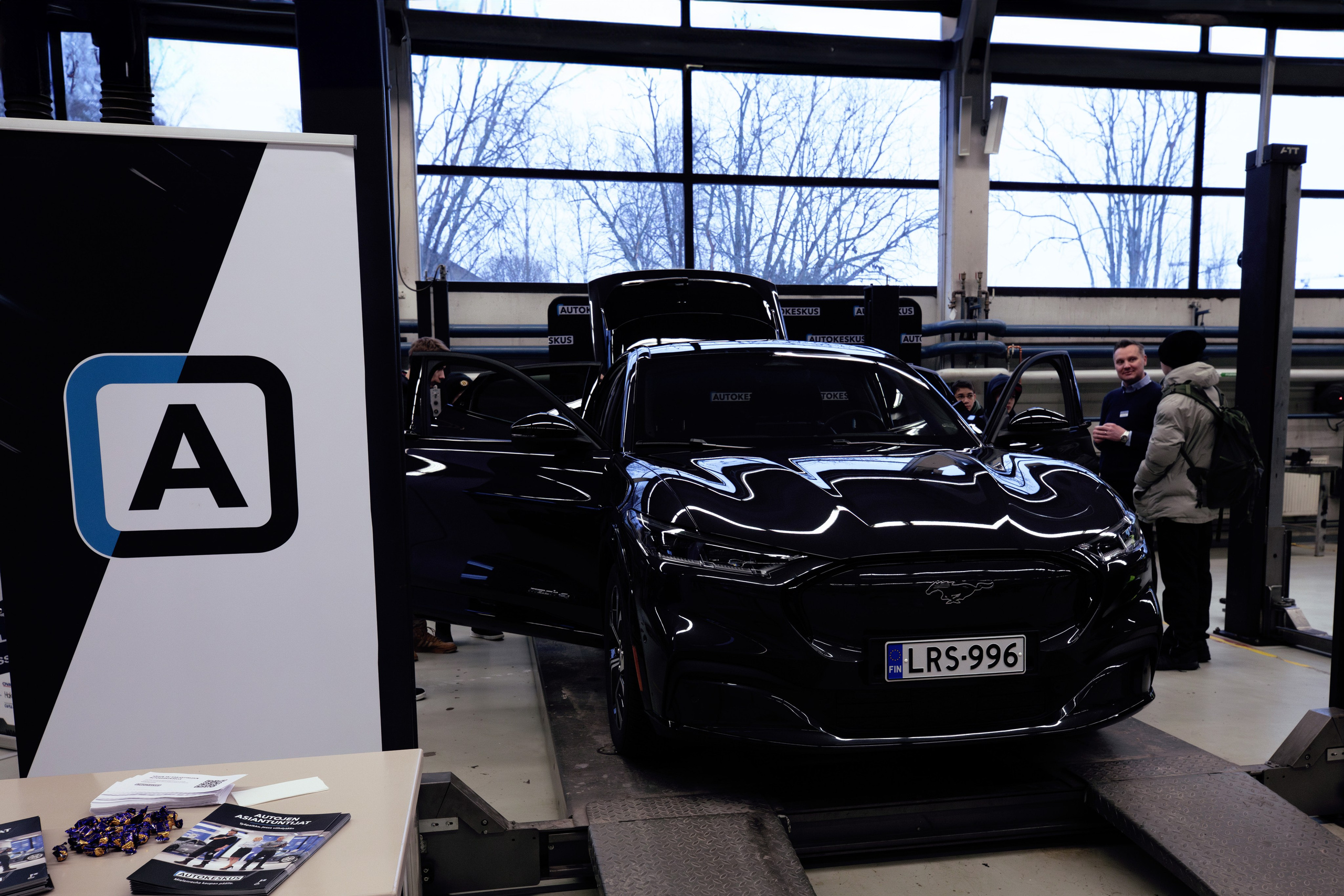 Ремонт автомобилей. Екатерина Мансур Портретный фотограф в Финляндии (Хельсинки и Уусима)