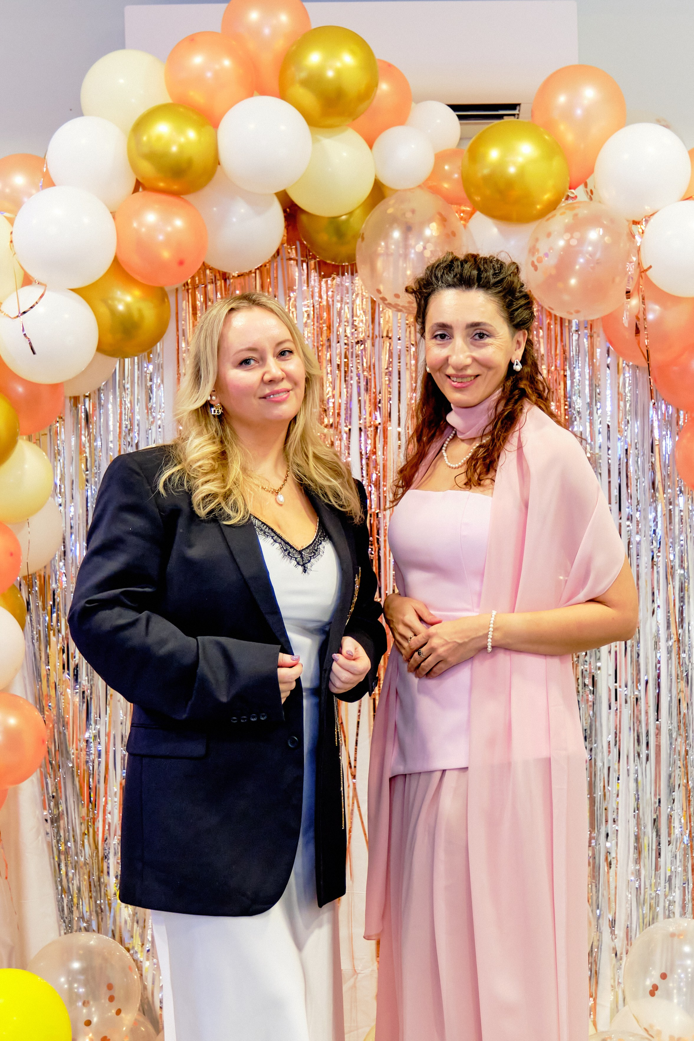 Фоторепортаж з благодійного Новорічного балу у Чорногорії. Портретний фотограф Альона Новгородцева