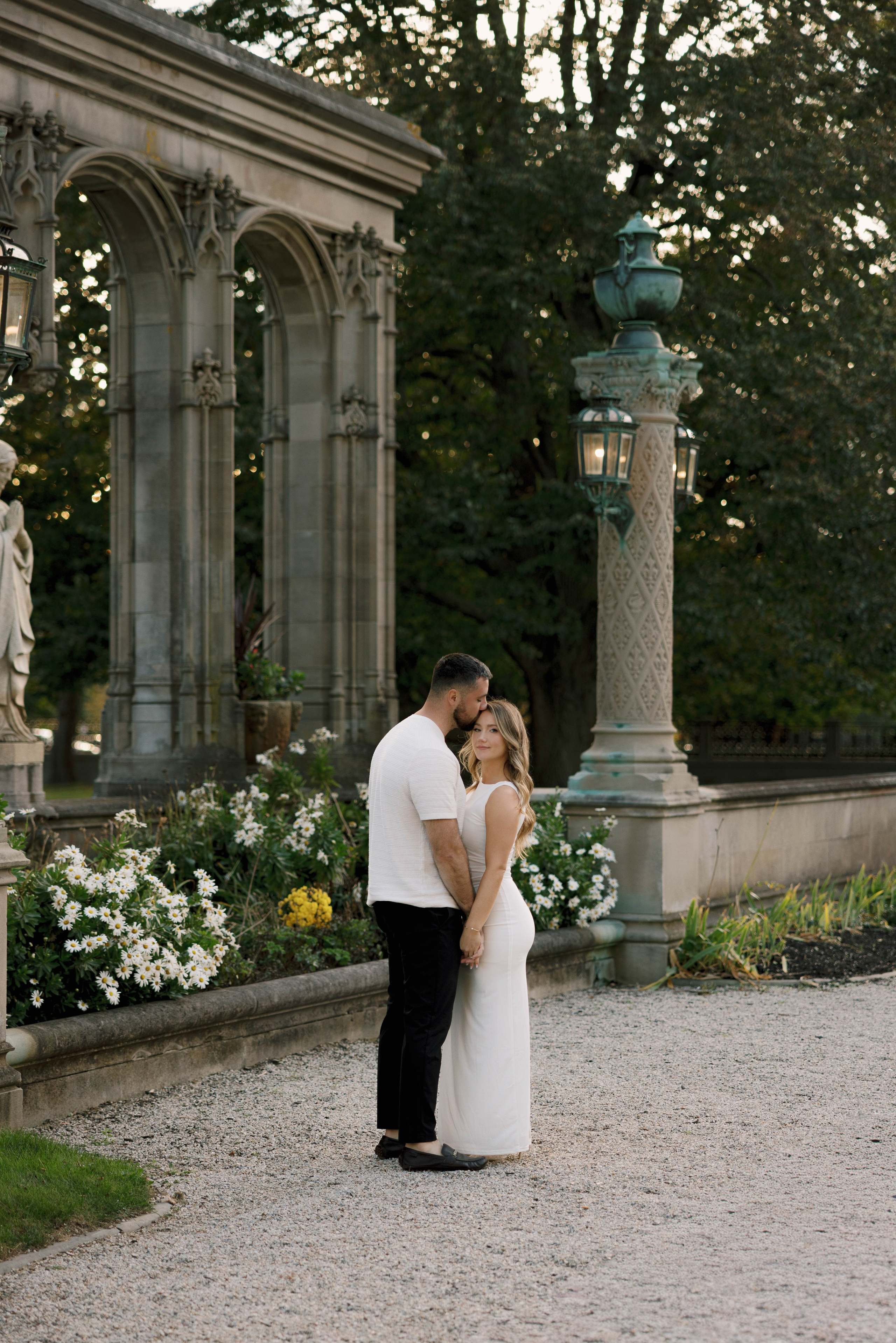 Coastal Elegance in Newport. Rhode Island Wedding Photographer Tati Simpson