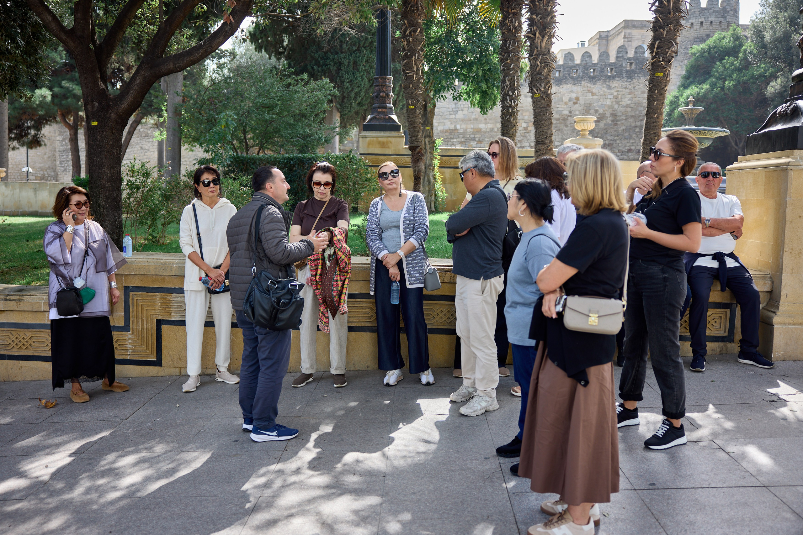 Экскурсия по Баку. День 2. Photographer in Baku Kamran Enceladus
