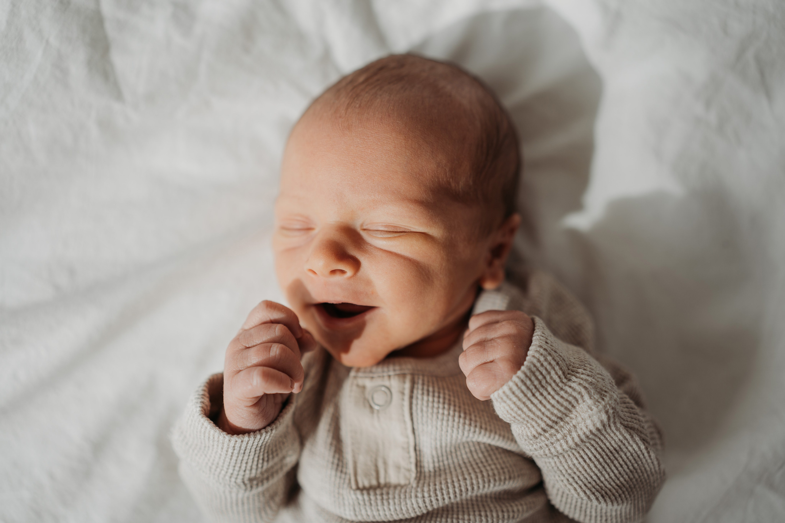 Лео и Соня (10 дней и 5 лет). Фотограф новорожденных и детей первого года Евгения Михалькевич