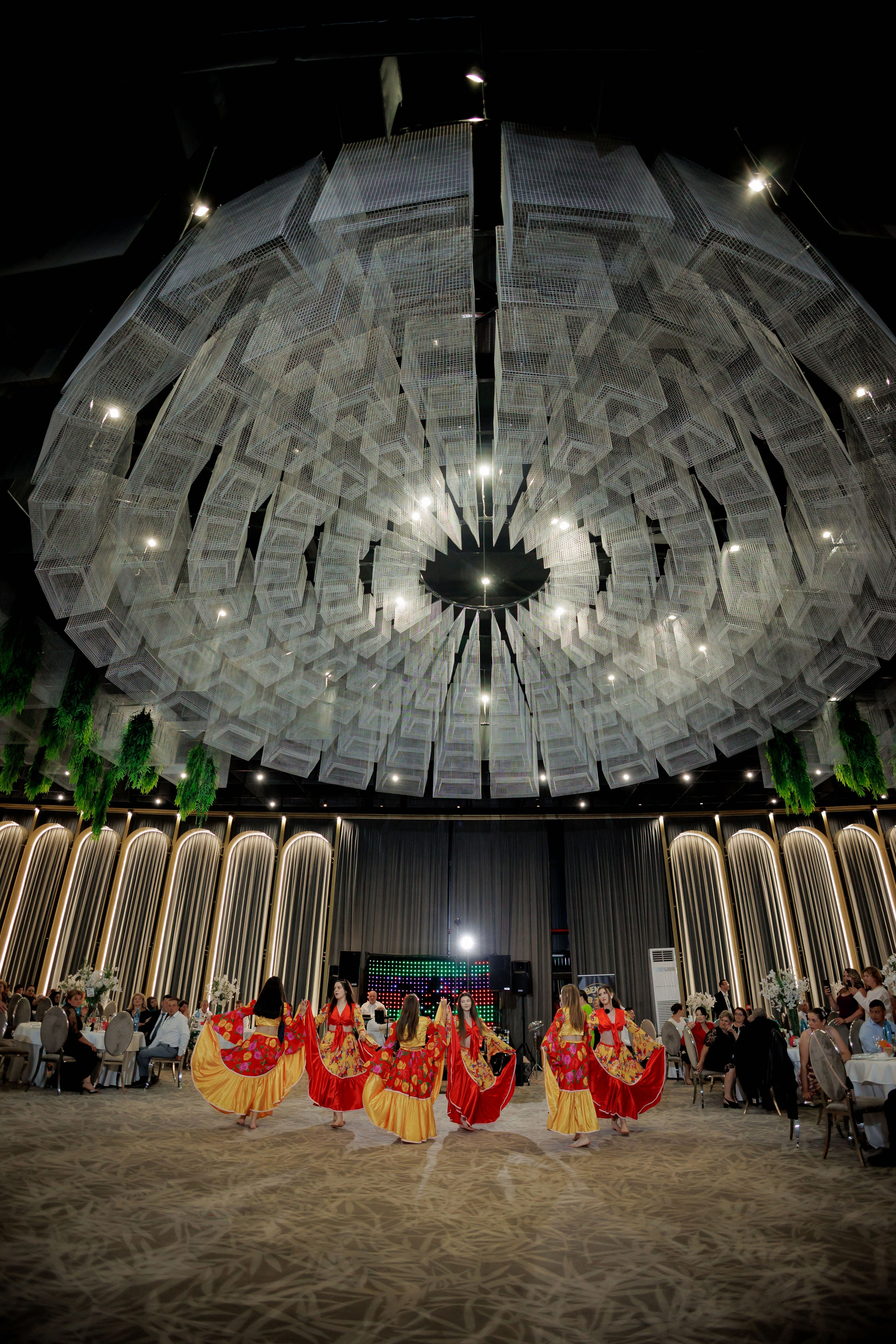 Nunta Nicoleta & Răzvan | Fotografie & Videografie Profesională. Servicii foto-video profesionale, pentru momente de neuitat