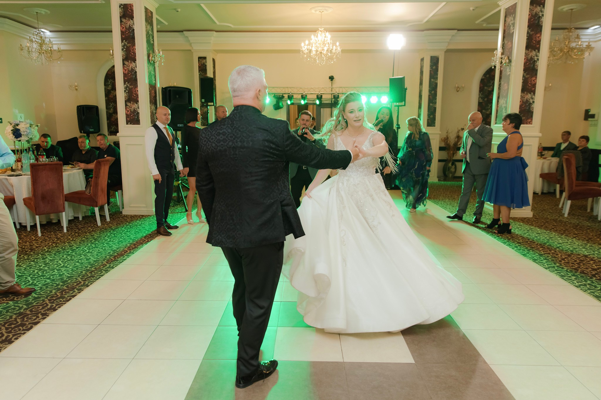 Mihai & Oana. Servicii foto-video profesionale, pentru momente de neuitat