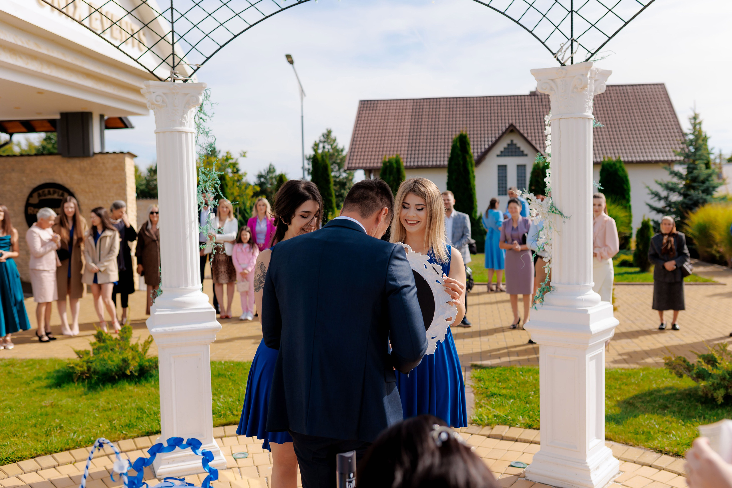 Loredana & Emilian – Ziua Nunții | Videografie - fotografie Botez Suceava, Iași, Botoșani. Servicii foto-video profesionale, pentru momente de neuitat