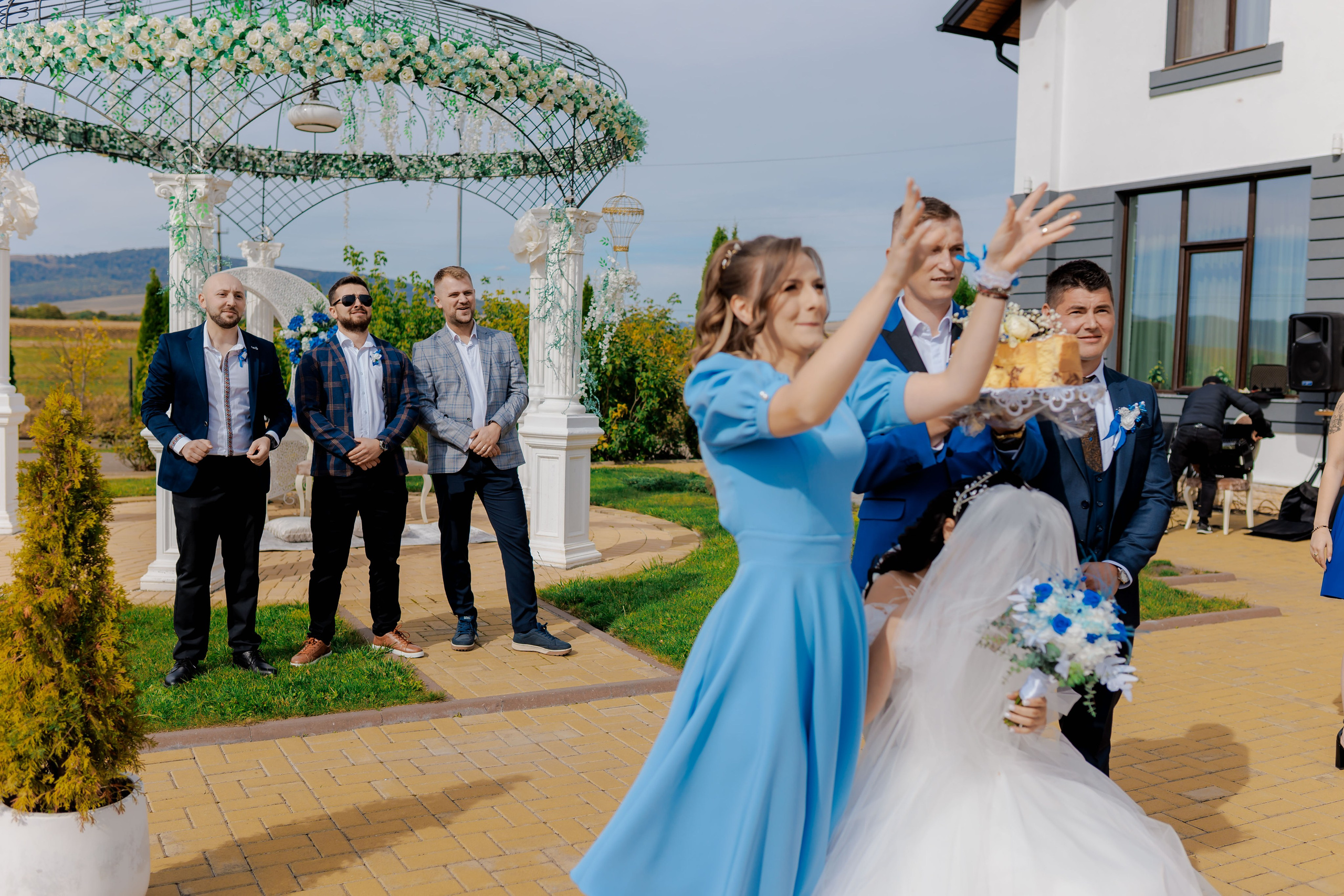 Loredana & Emilian – Ziua Nunții | Videografie - fotografie Botez Suceava, Iași, Botoșani. Servicii foto-video profesionale, pentru momente de neuitat