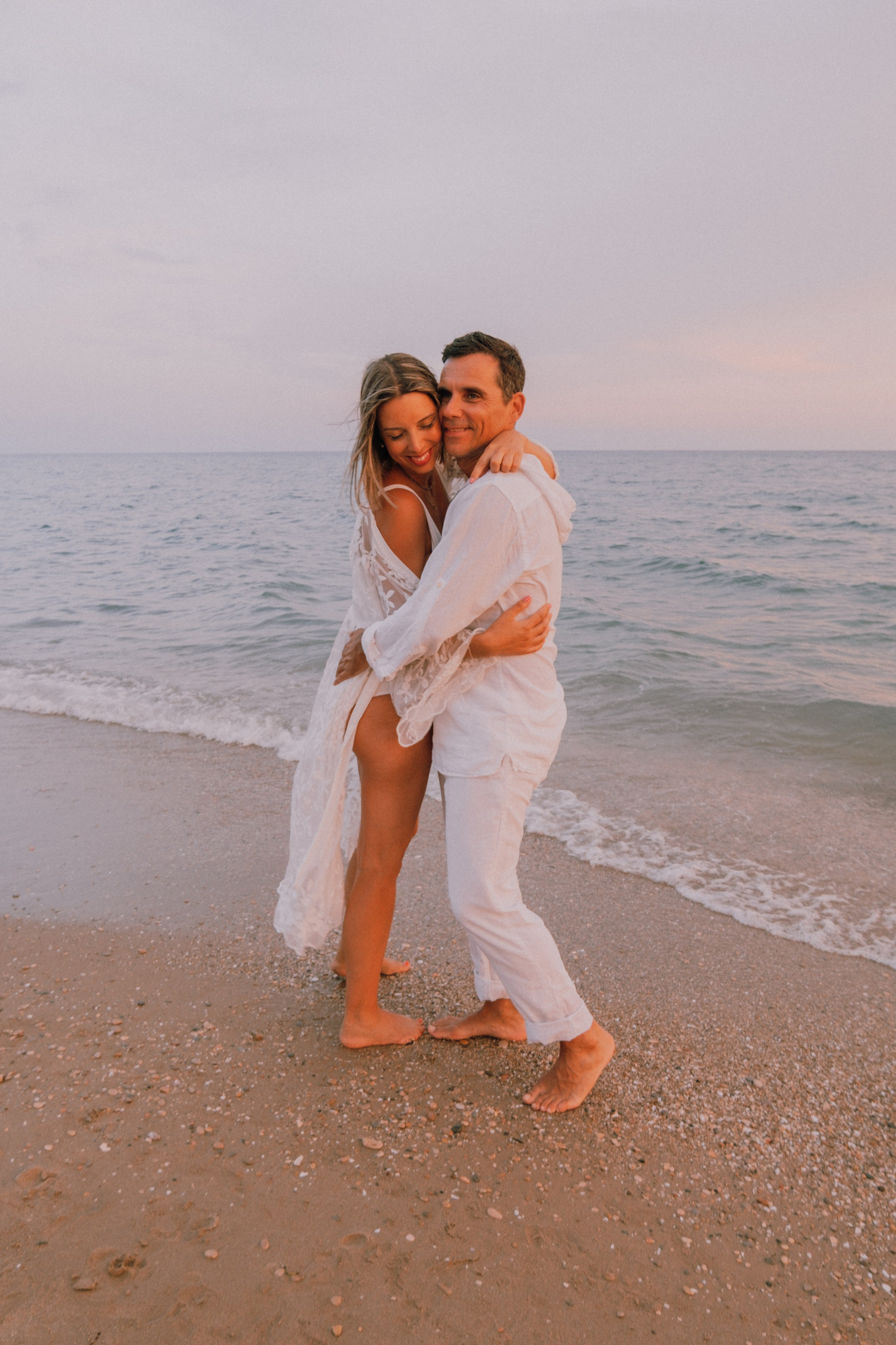 Sesión embarazo en la playa. Fotografía profesional en Calafell - Elena Medvedeva