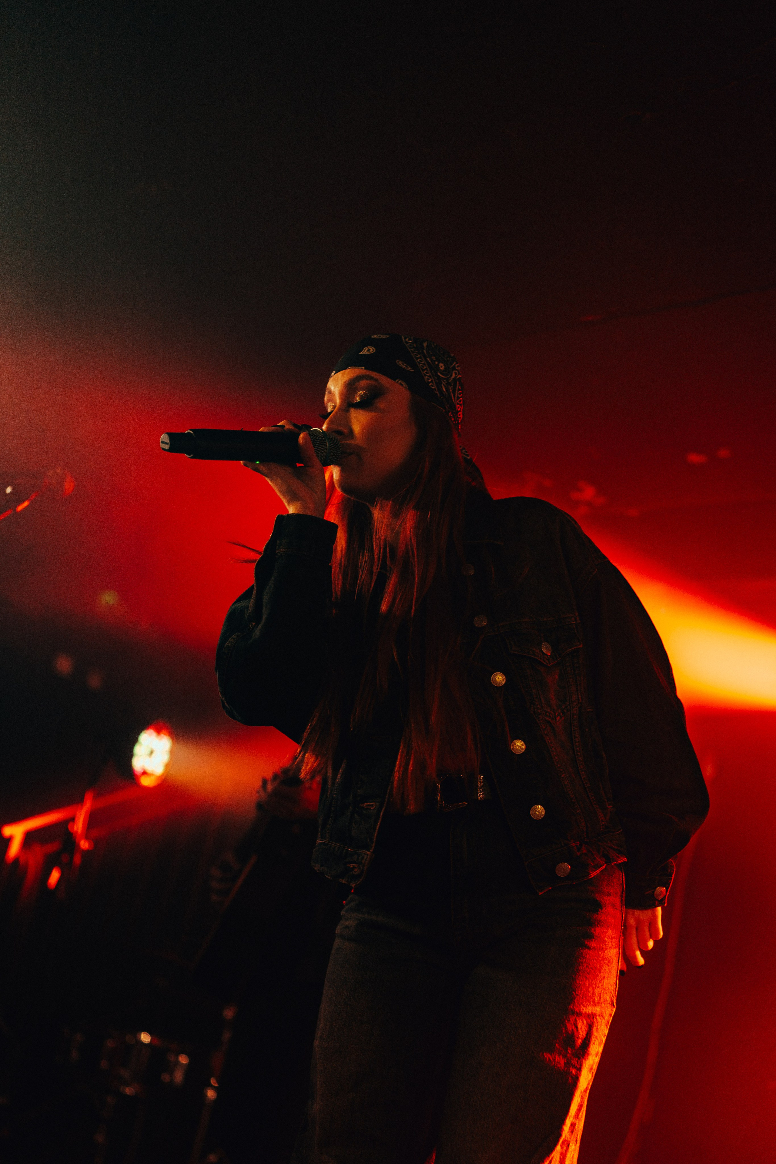Marie Rezlerova. Rock Cafe. Concert and portrait photographer in Prague