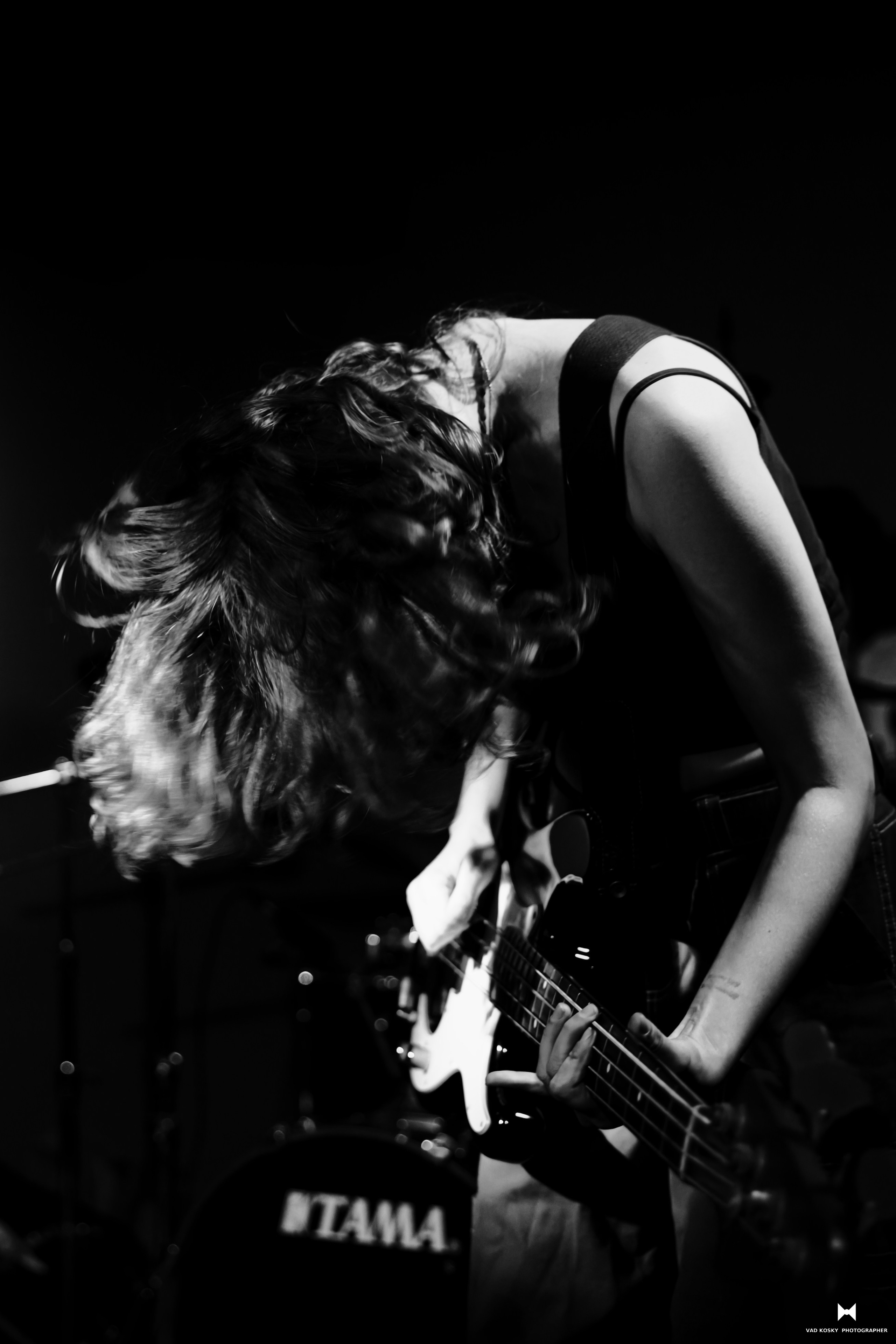 Crimson bass — Mary Bar Haifa 28.11.25. Vad Kosky Photographer