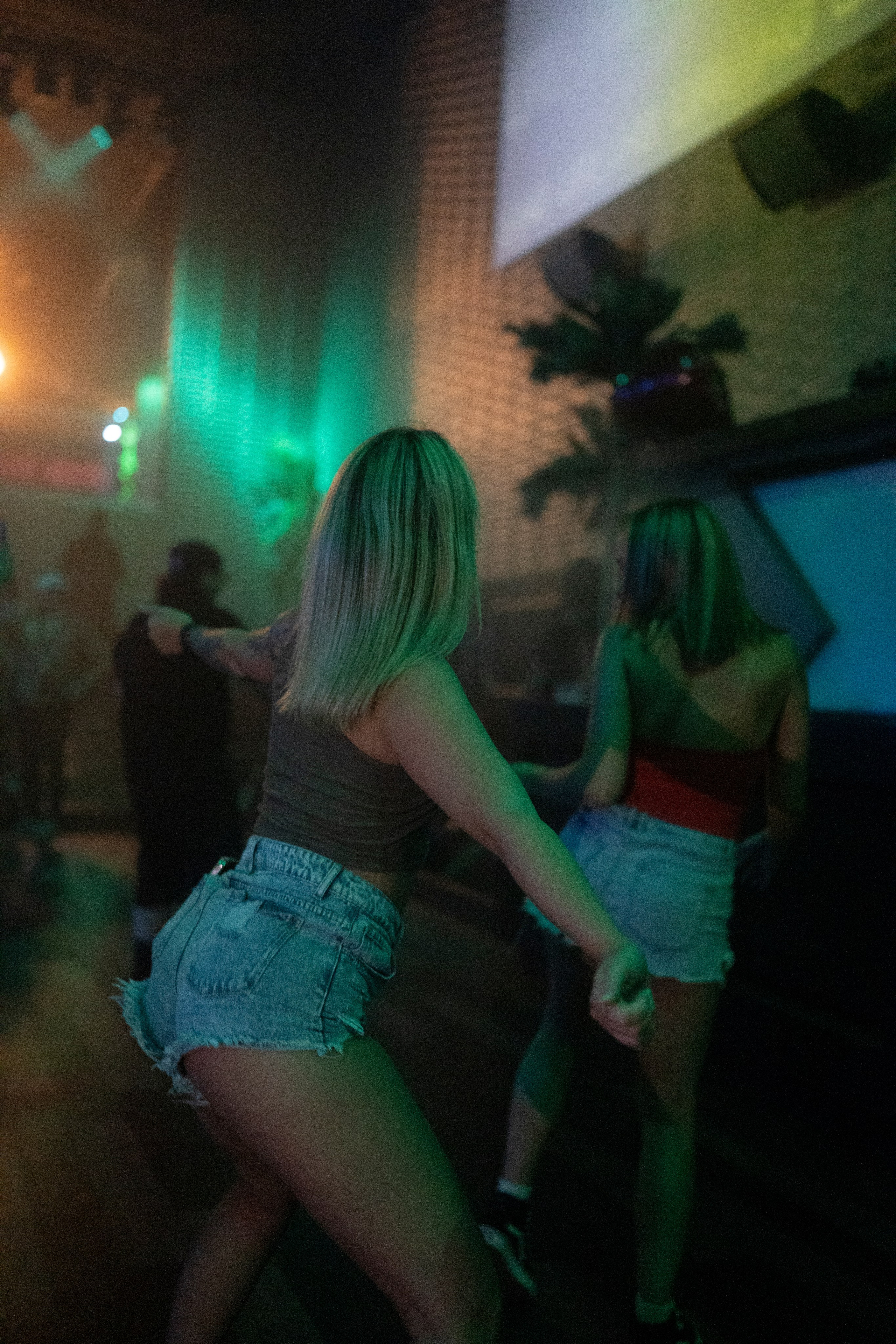 Aliens On Mushrooms & INVY Present: Shiba San. Ke’Ondris