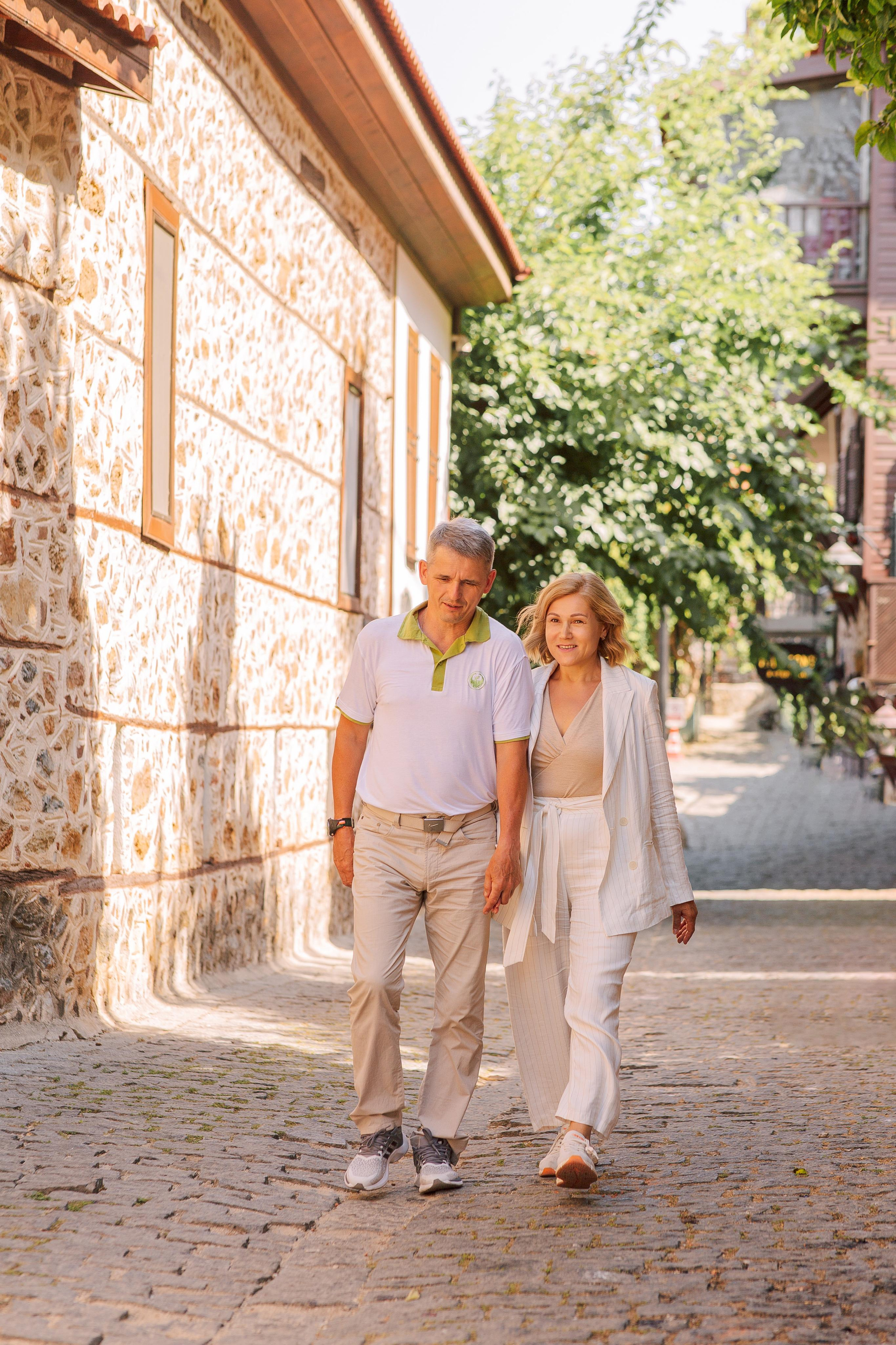 Семейная фотосессия в крепости Алании — Прогулка по старому городу. Фотограф в Алании в Турции, Аланья, Сиде, Белек, Анталия, Кемер, Конаклы, Окурджалар. Фотосъемки в Алании. Фотосессия в Алания.Алсу Девели