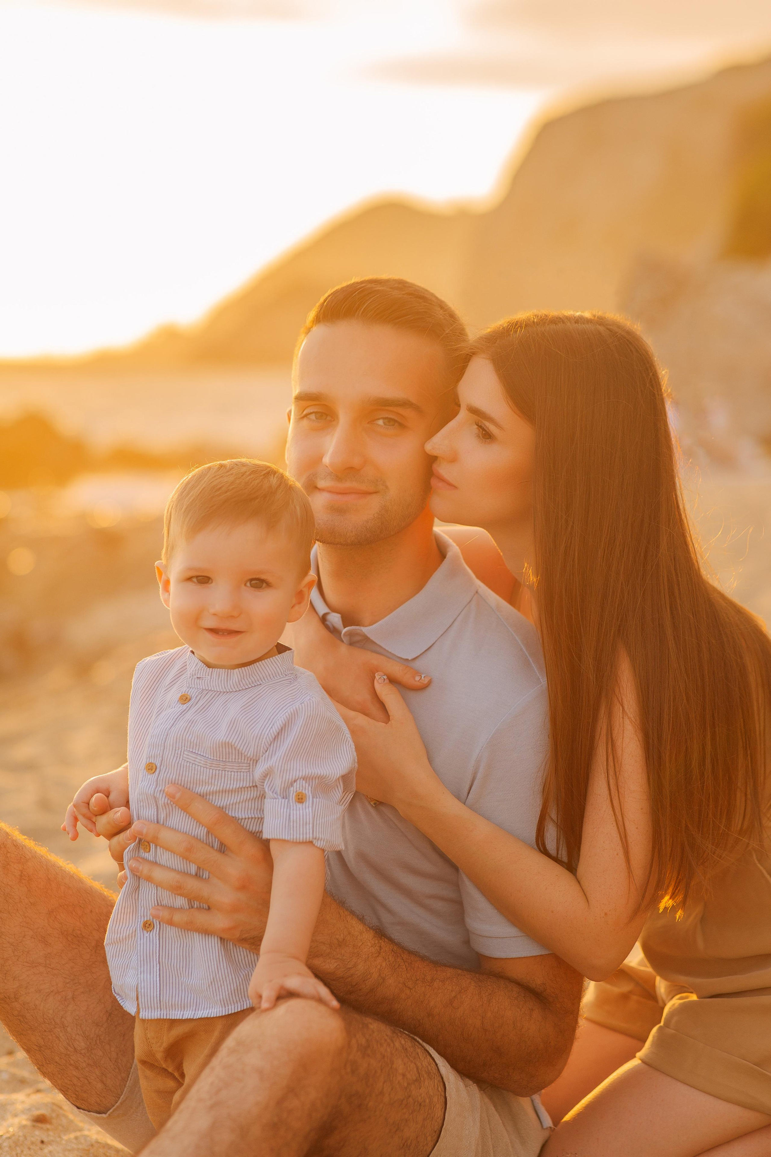 Фотосъемка в порту Алании на закате. Фотограф Алания Аланья. Семейная фотосессия на пляже Клеопатры в закатное время  в Алании. Алсу Девели | Свадебный и семейный фотограф в Турции Алании, Алания, Аланья, Сиде, Белеке, Анталия