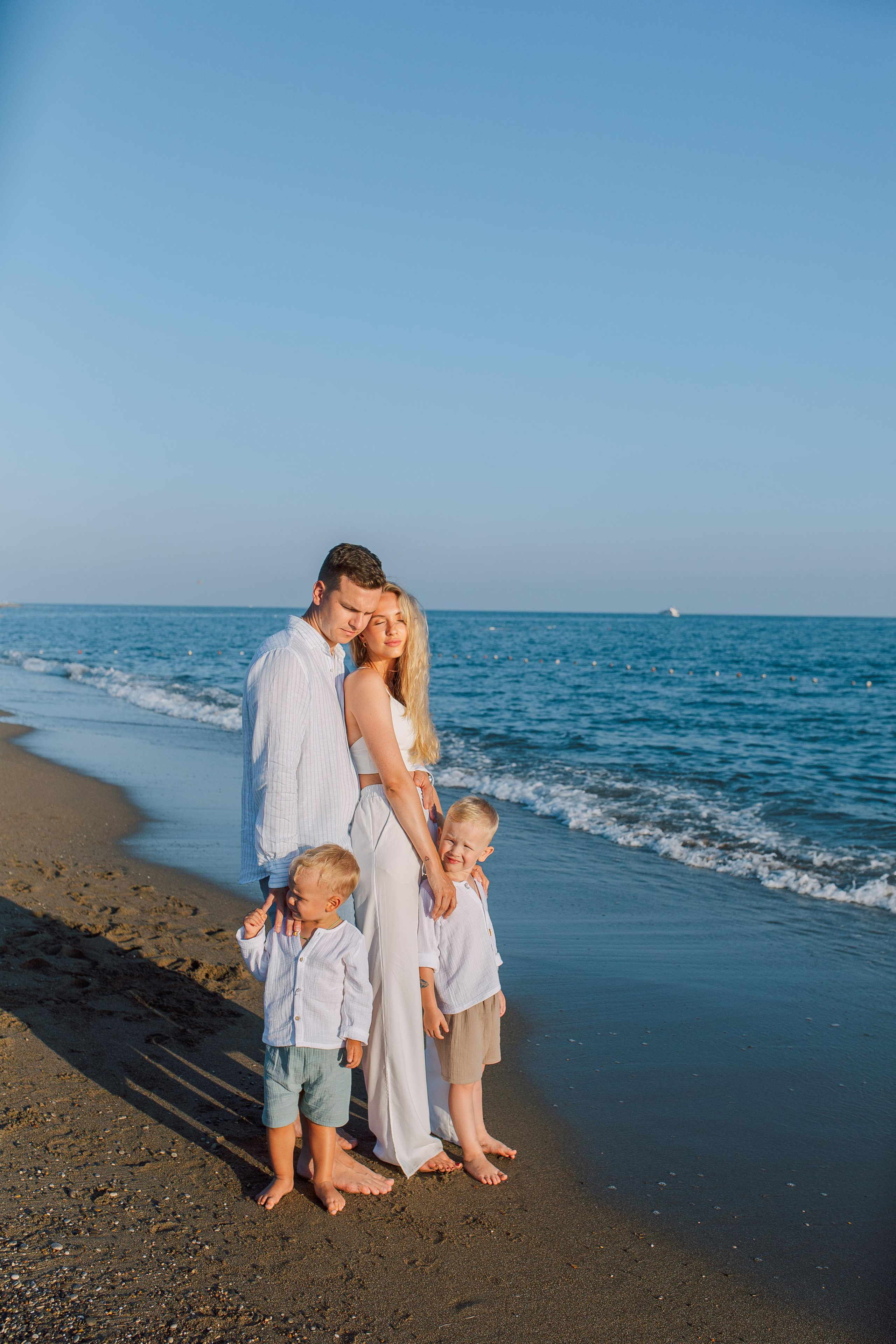 Семейная фотосессия на пляже в Белеке. Алсу Девели | Свадебный и семейный фотограф в Турции Алании, Алания, Аланья, Сиде, Белеке, Анталия