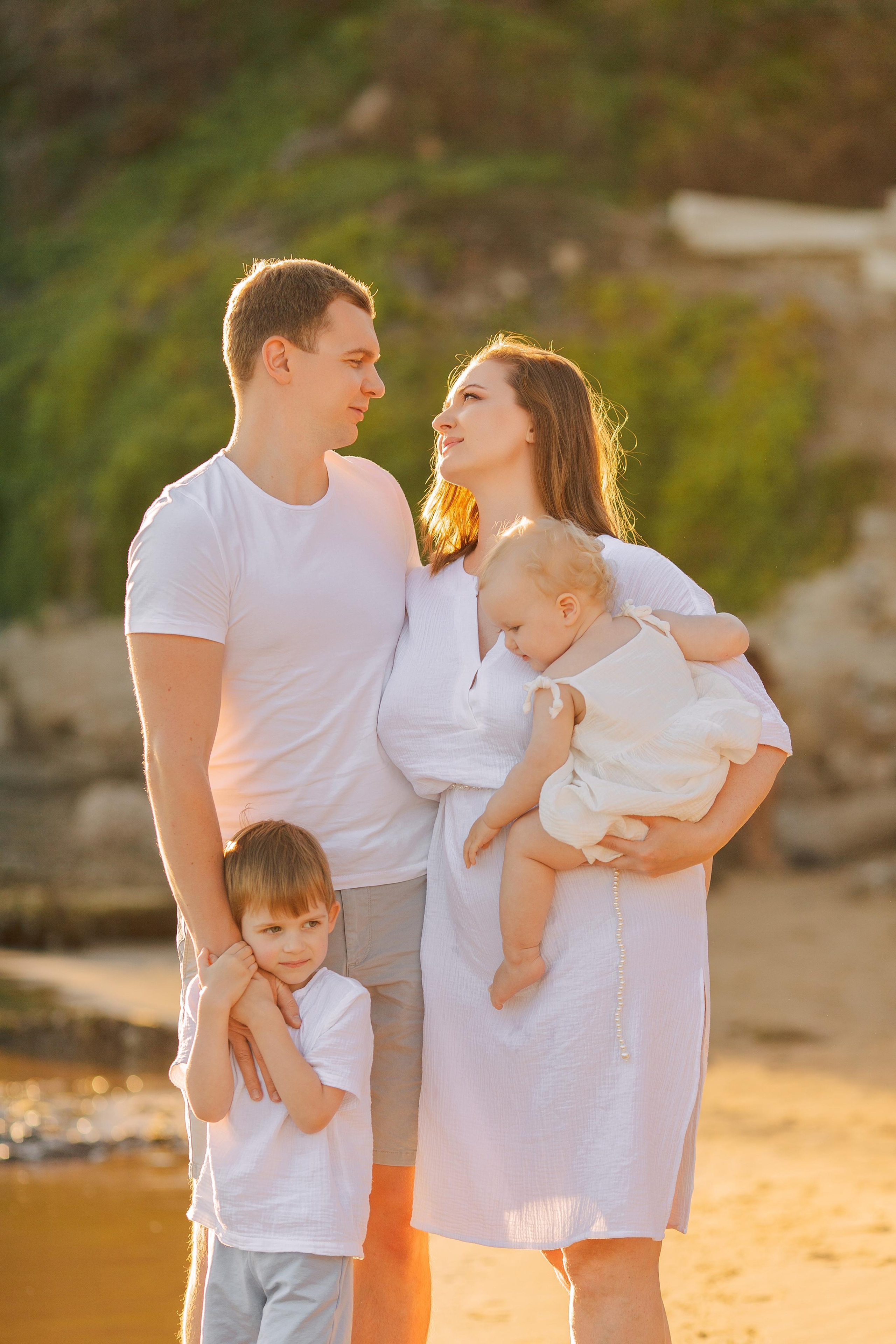Family photo shoot on the beach in Side. Professional Photographer in Alanya, Side, Belek | Alsu Develi  Wedding, Family and portrait photo sessions