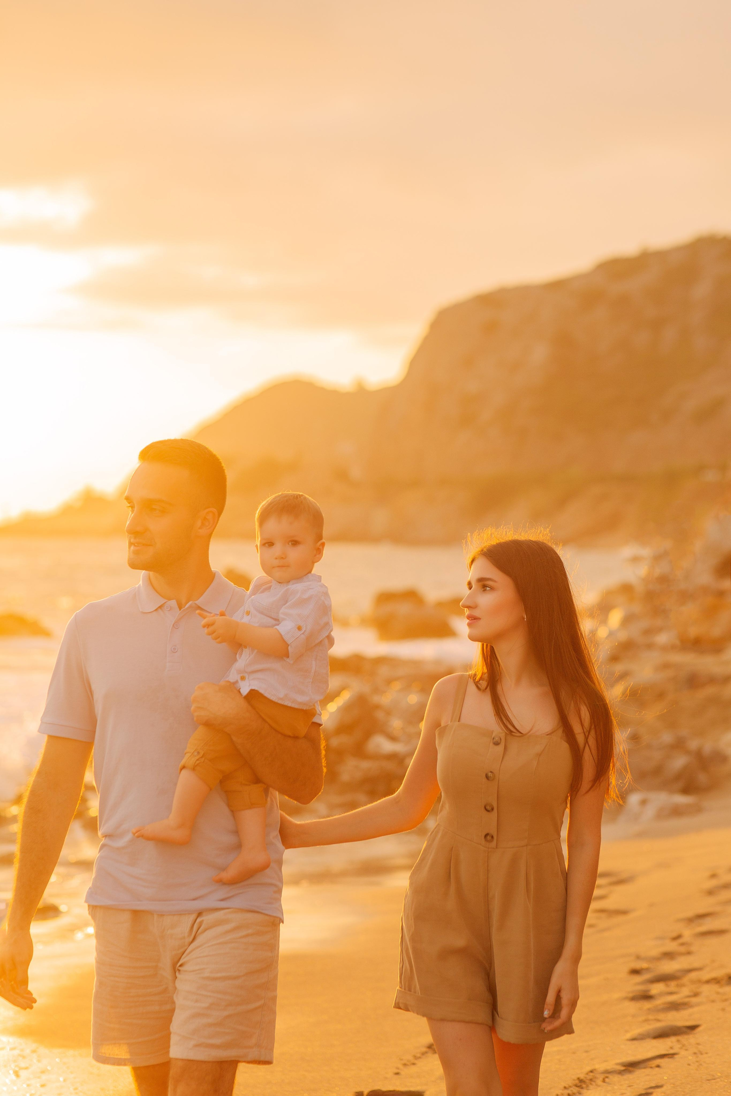 Фотосъемка в порту Алании на закате. Фотограф Алания Аланья. Семейная фотосессия на пляже Клеопатры в закатное время  в Алании. Алсу Девели | Свадебный и семейный фотограф в Турции Алании, Алания, Аланья, Сиде, Белеке, Анталия