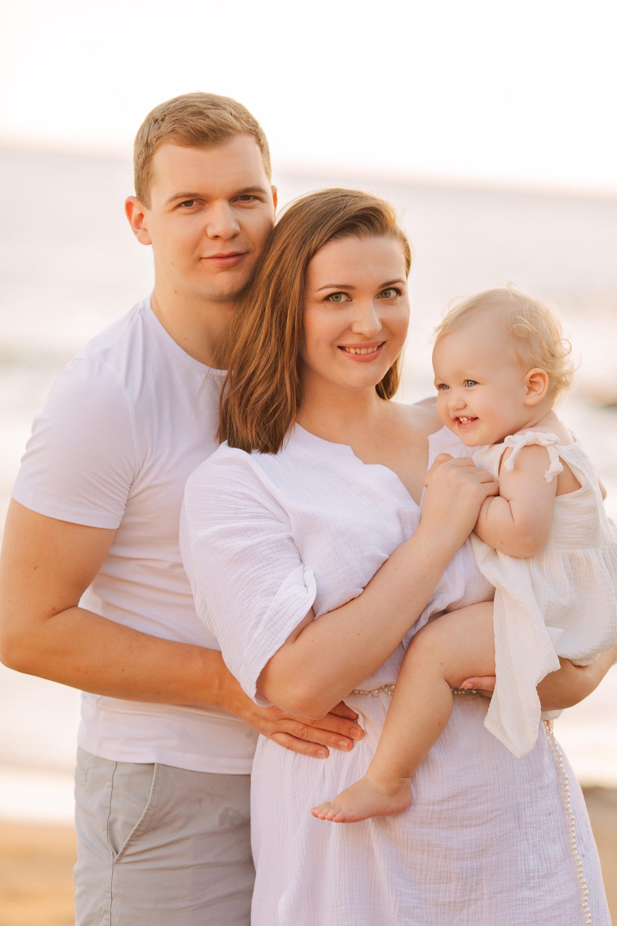 Family photo shoot on the beach in Side. Professional Photographer in Alanya, Side, Belek | Alsu Develi  Wedding, Family and portrait photo sessions
