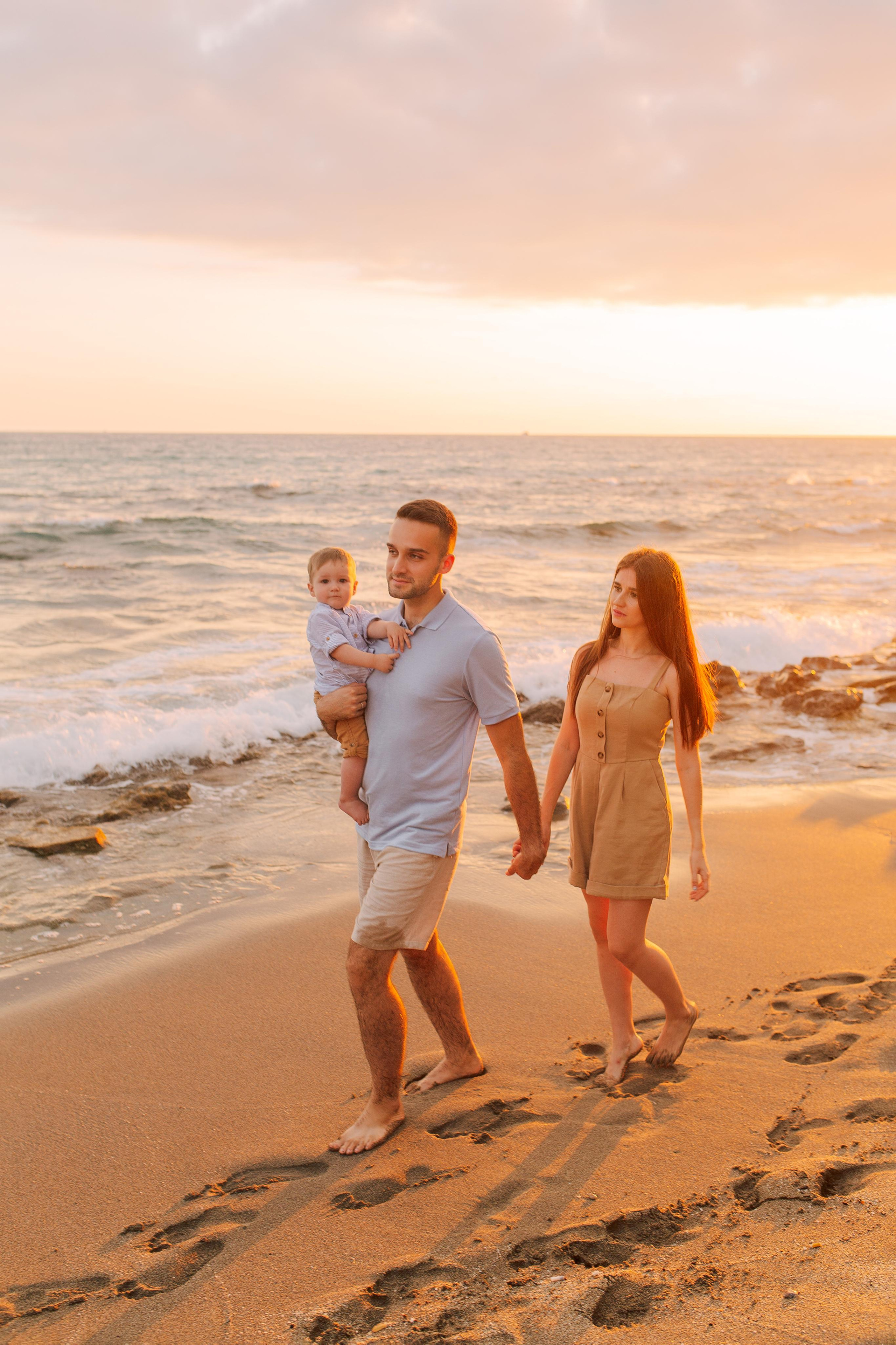 Фотосъемка в порту Алании на закате. Фотограф Алания Аланья. Семейная фотосессия на пляже Клеопатры в закатное время  в Алании. Алсу Девели | Свадебный и семейный фотограф в Турции Алании, Алания, Аланья, Сиде, Белеке, Анталия