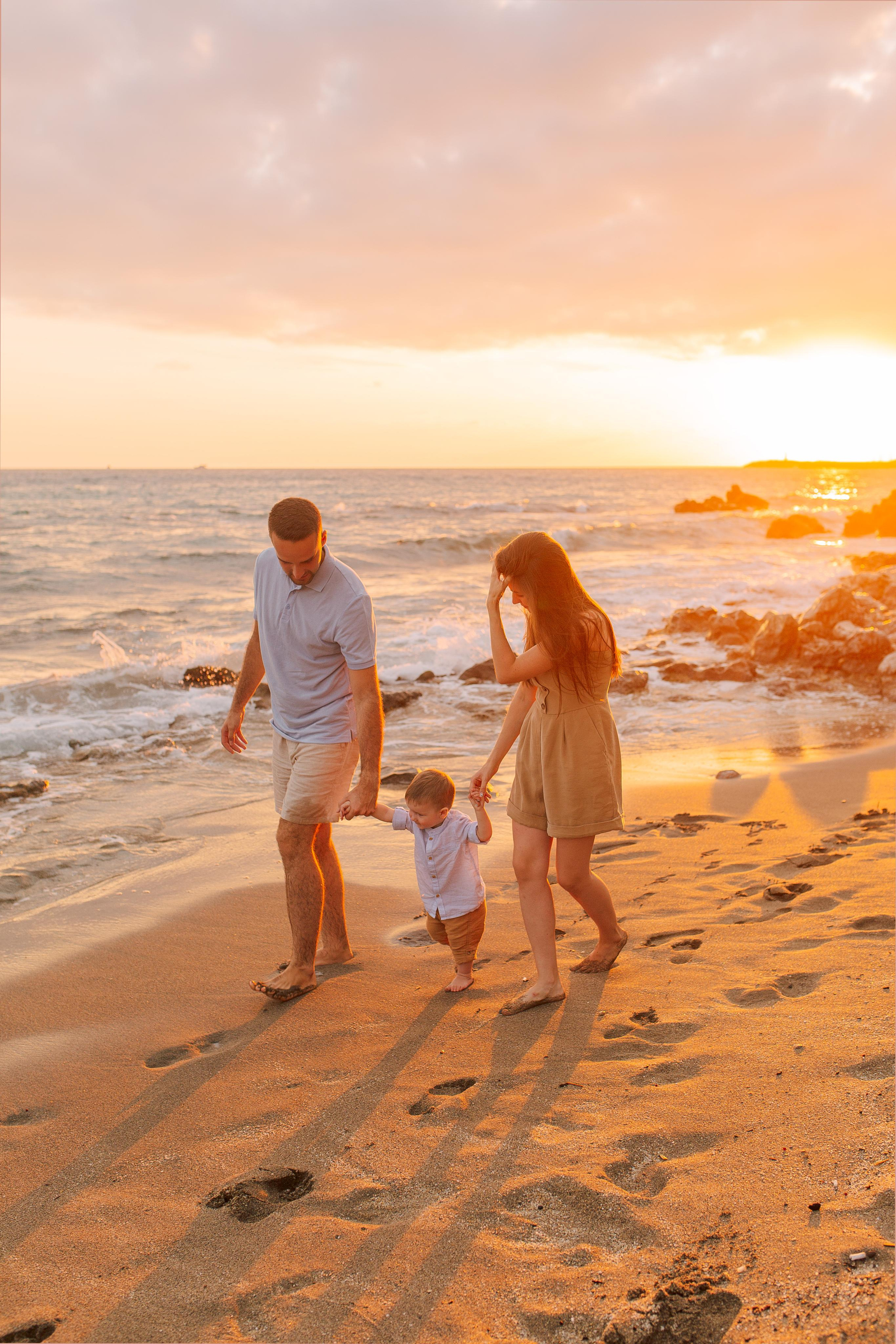 Фотосъемка в порту Алании на закате. Фотограф Алания Аланья. Семейная фотосессия на пляже Клеопатры в закатное время  в Алании. Алсу Девели | Свадебный и семейный фотограф в Турции Алании, Алания, Аланья, Сиде, Белеке, Анталия