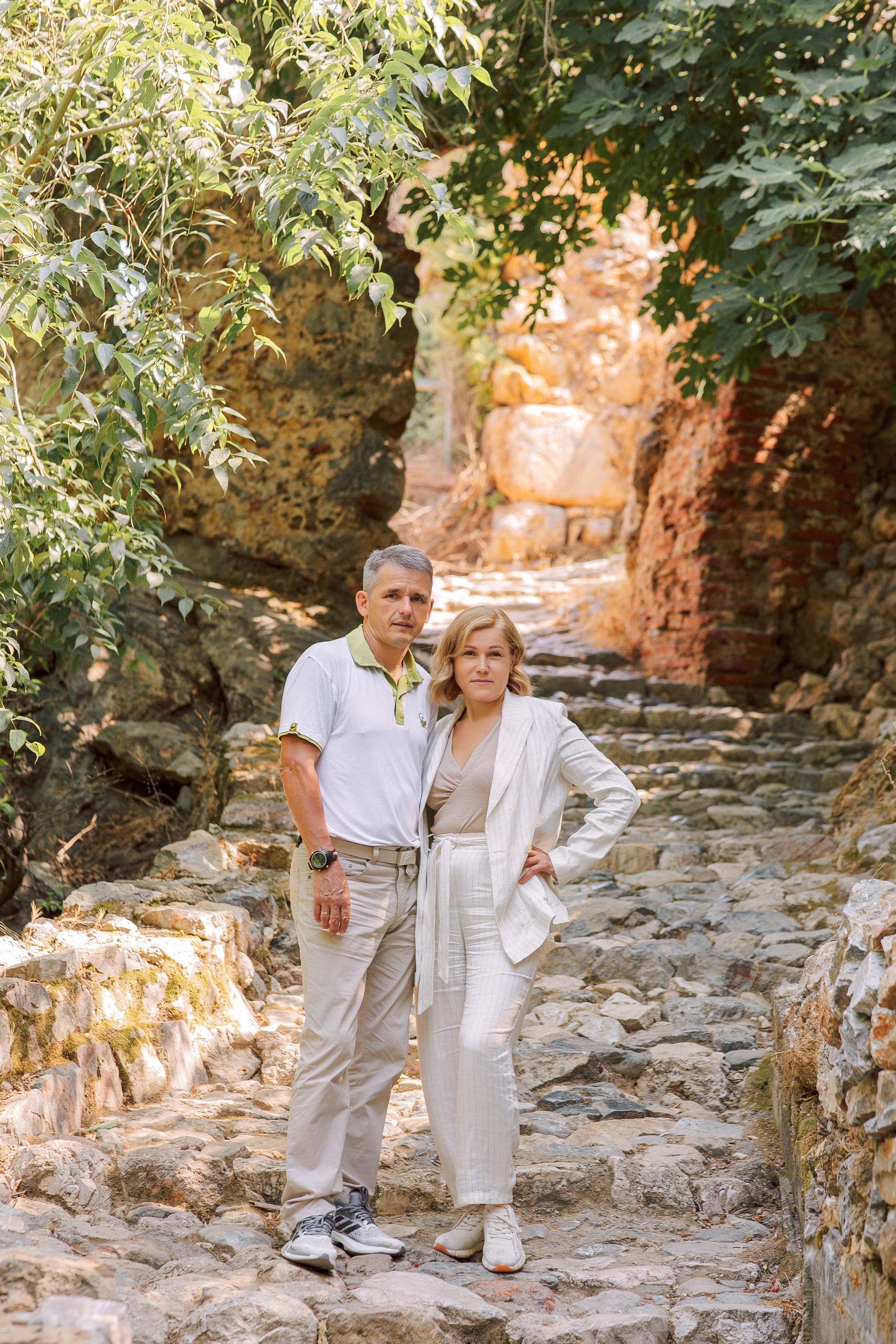 Семейная фотосессия в крепости Алании — Прогулка по старому городу. Фотограф в Алании в Турции, Аланья, Сиде, Белек, Анталия, Кемер, Конаклы, Окурджалар. Фотосъемки в Алании. Фотосессия в Алания.Алсу Девели